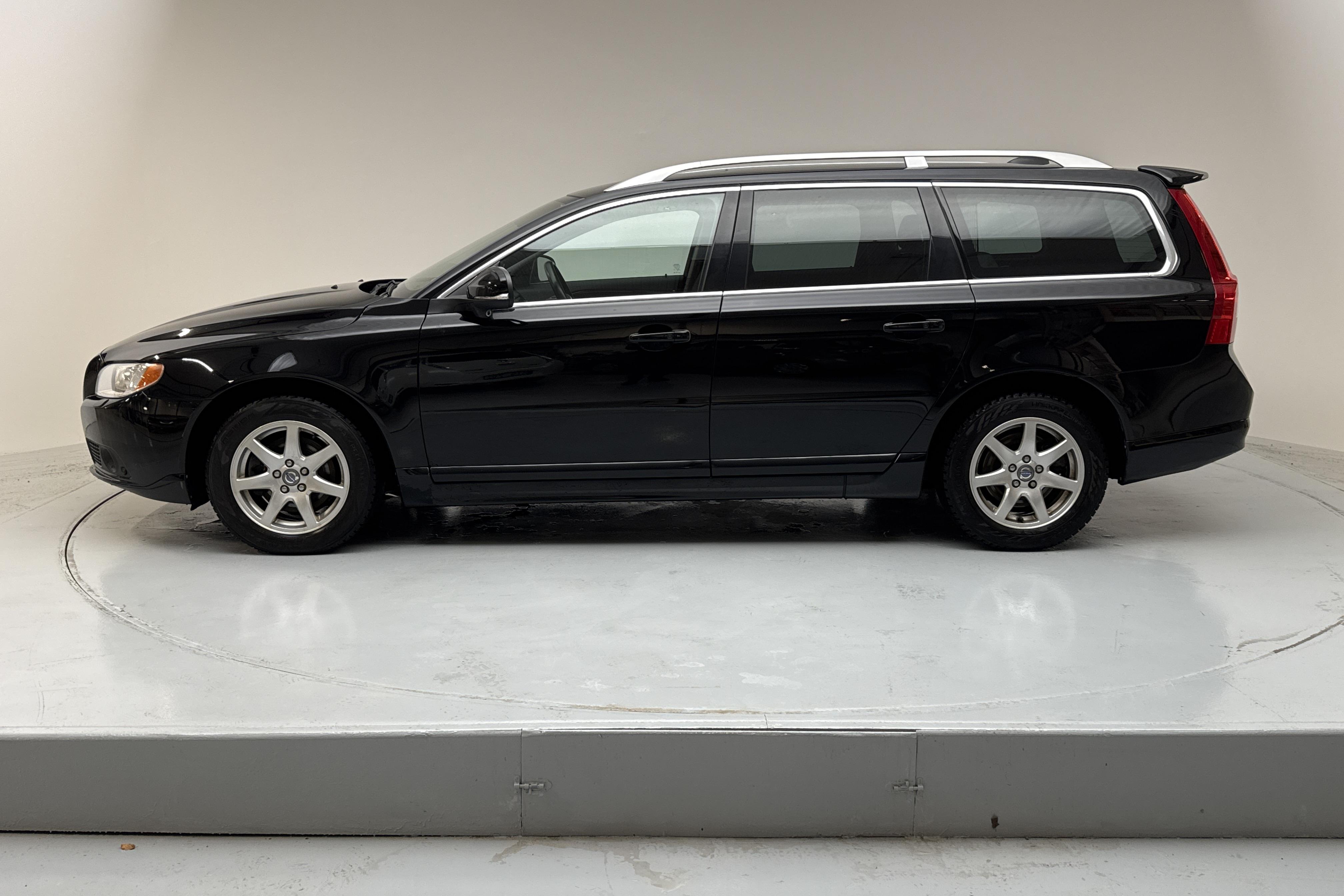 Volvo V70 II D4 (163hk) - 279 830 km - Manual - black - 2013