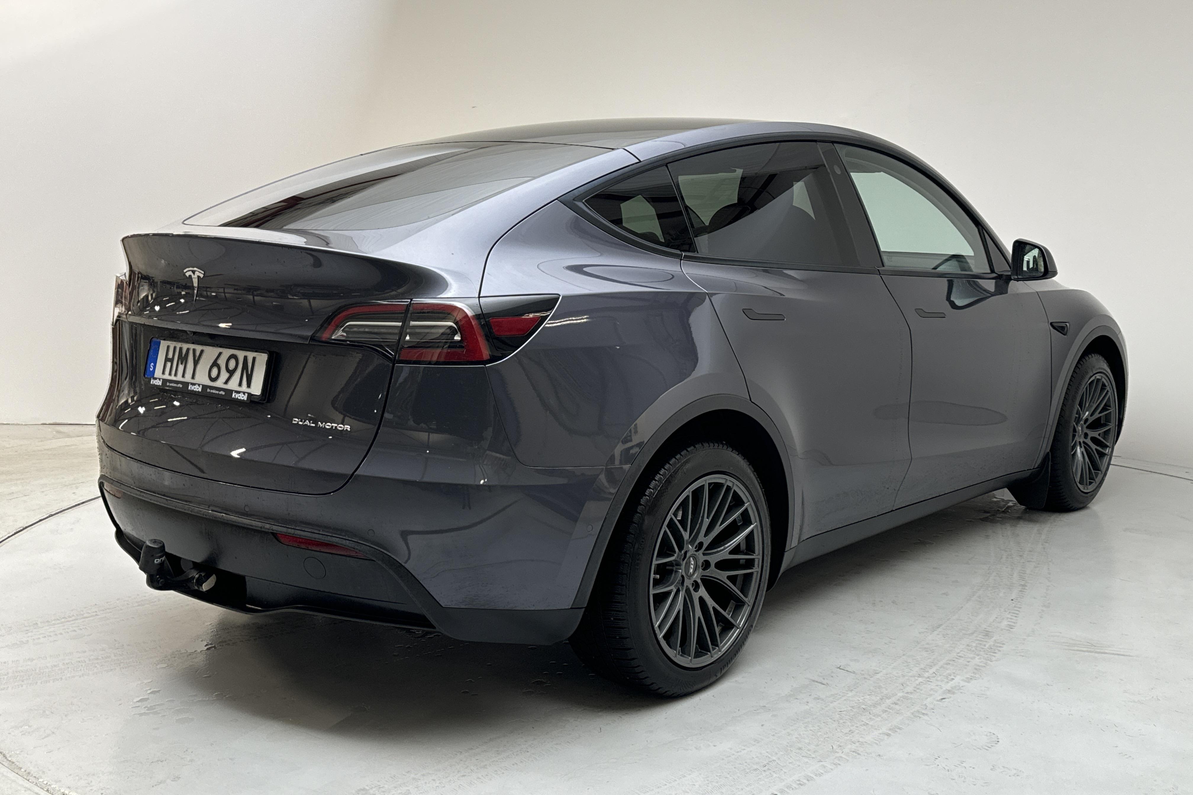 Tesla Model Y Long Range Dual Motor AWD - 6 080 mil - Automat - grå - 2022