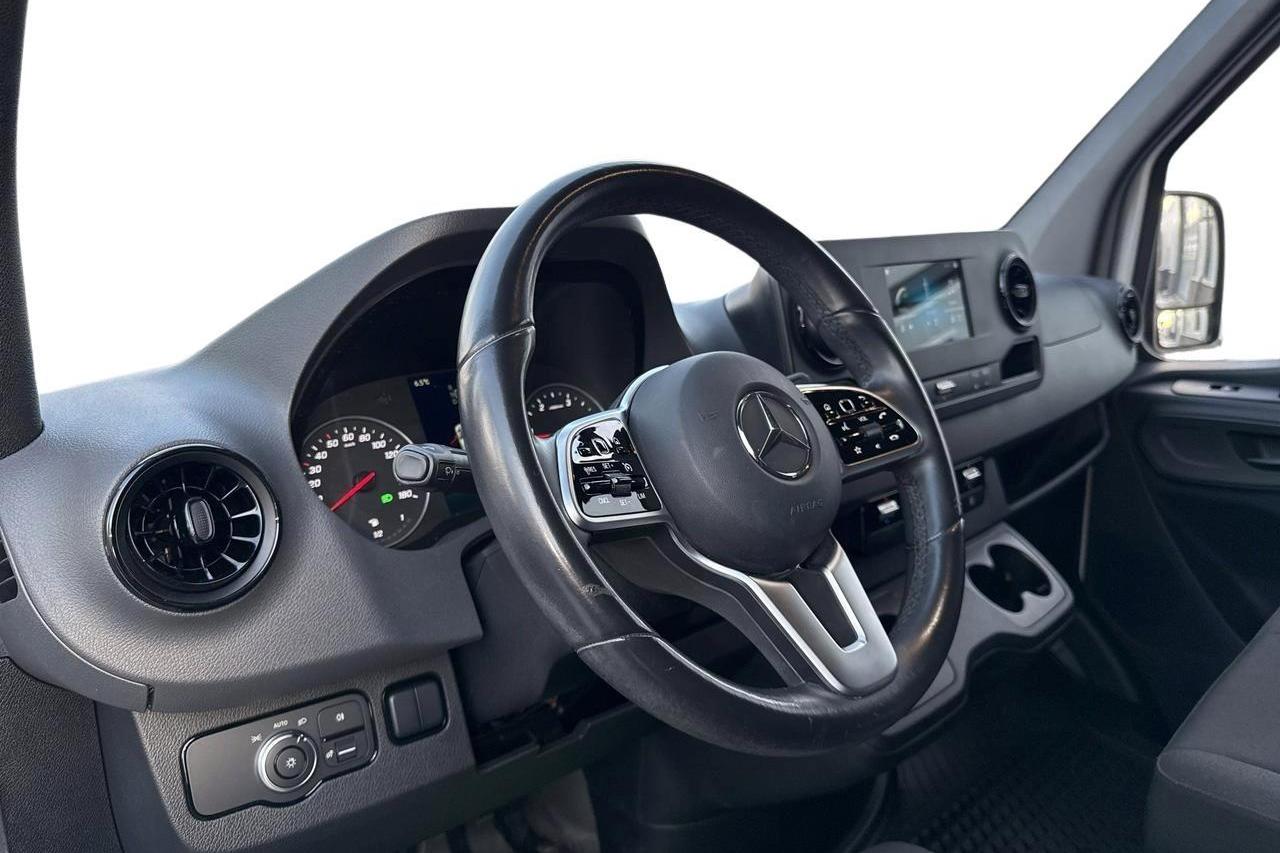 Mercedes Sprinter 211 CDI Skåp 2WD (114hk) - 61 560 km - Automatyczna - biały - 2023