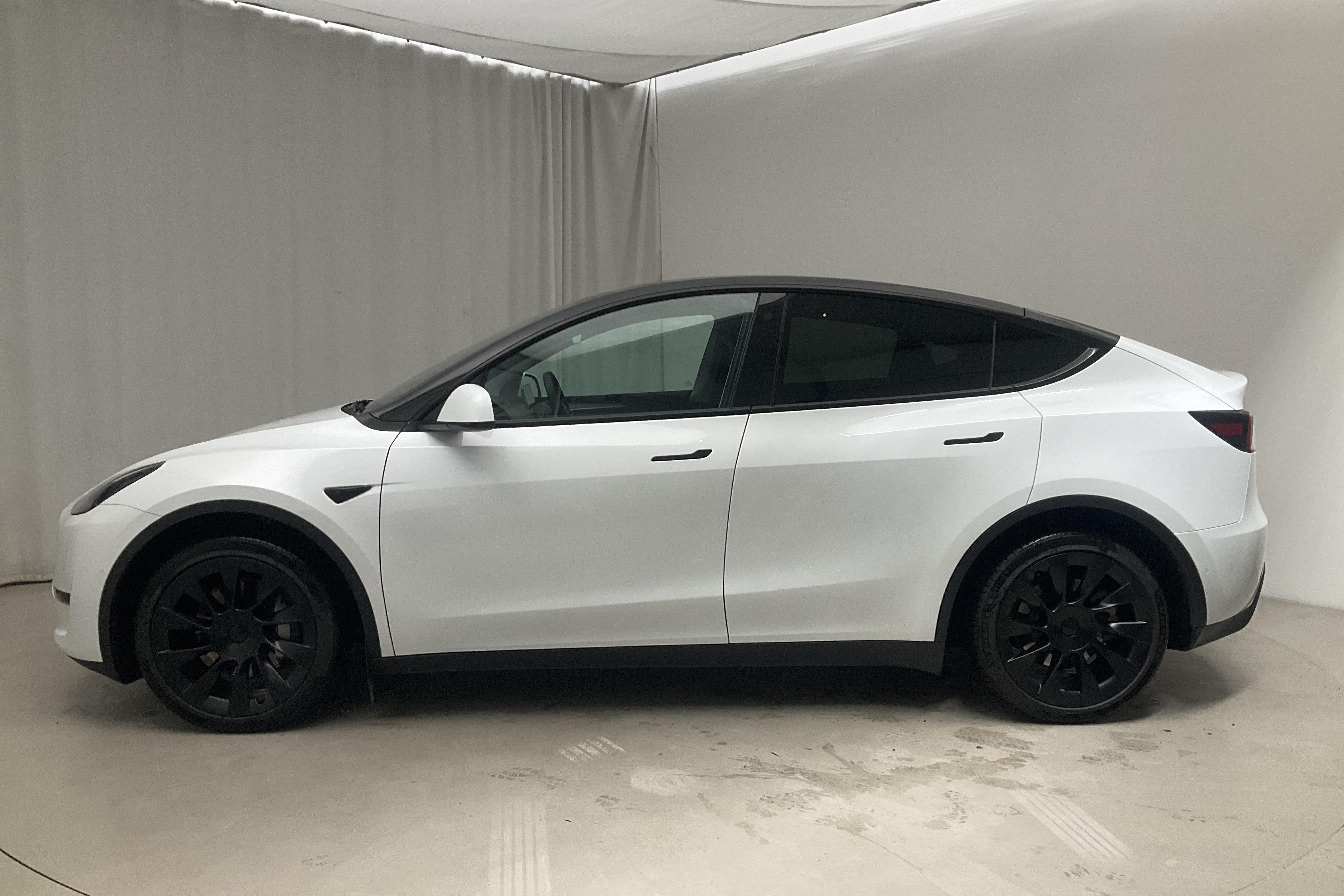 Tesla Model Y Long Range Dual Motor AWD - 3 477 mil - Automat - vit - 2022