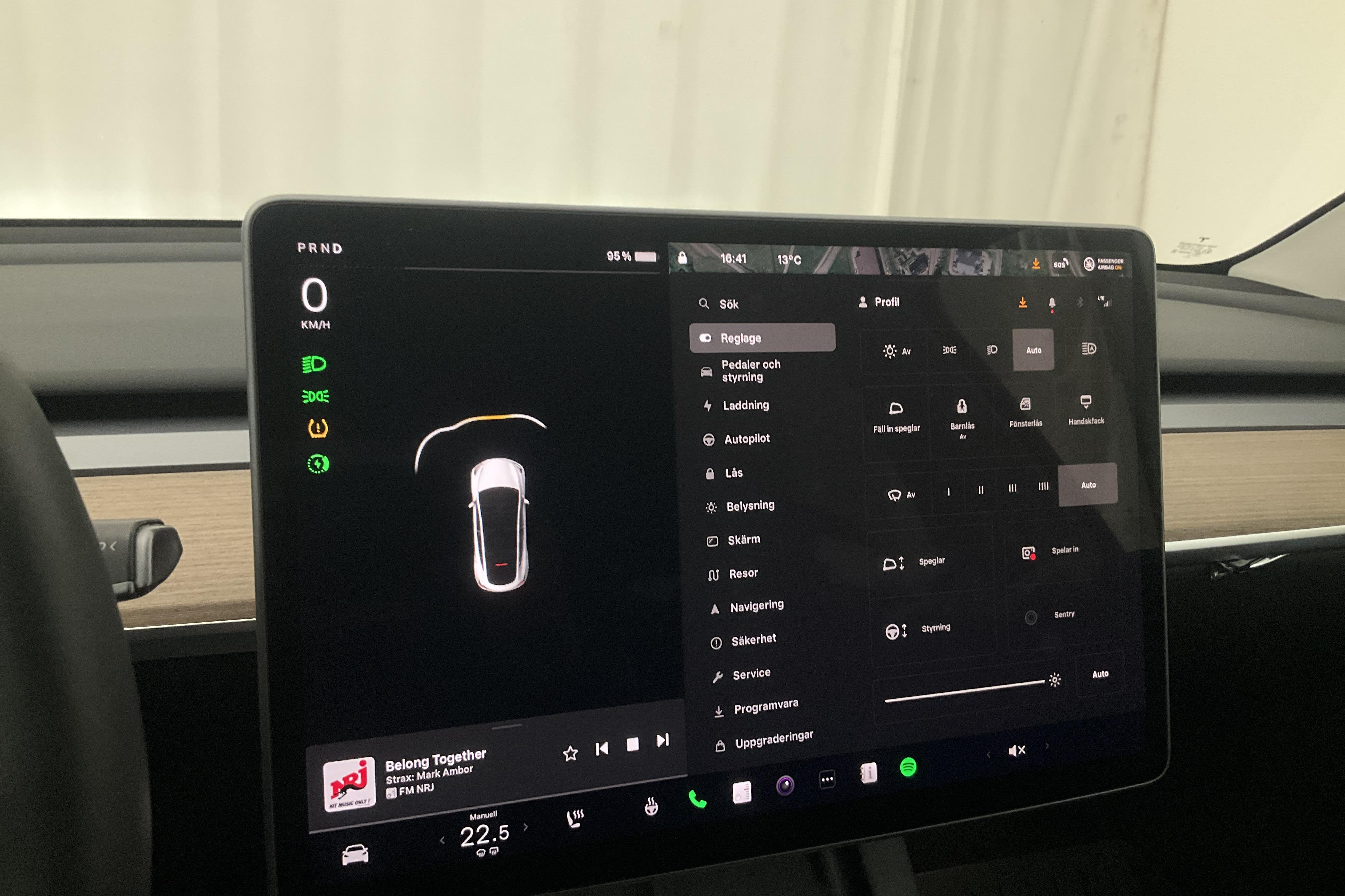 Tesla Model Y Long Range Dual Motor AWD - 3 477 mil - Automat - vit - 2022