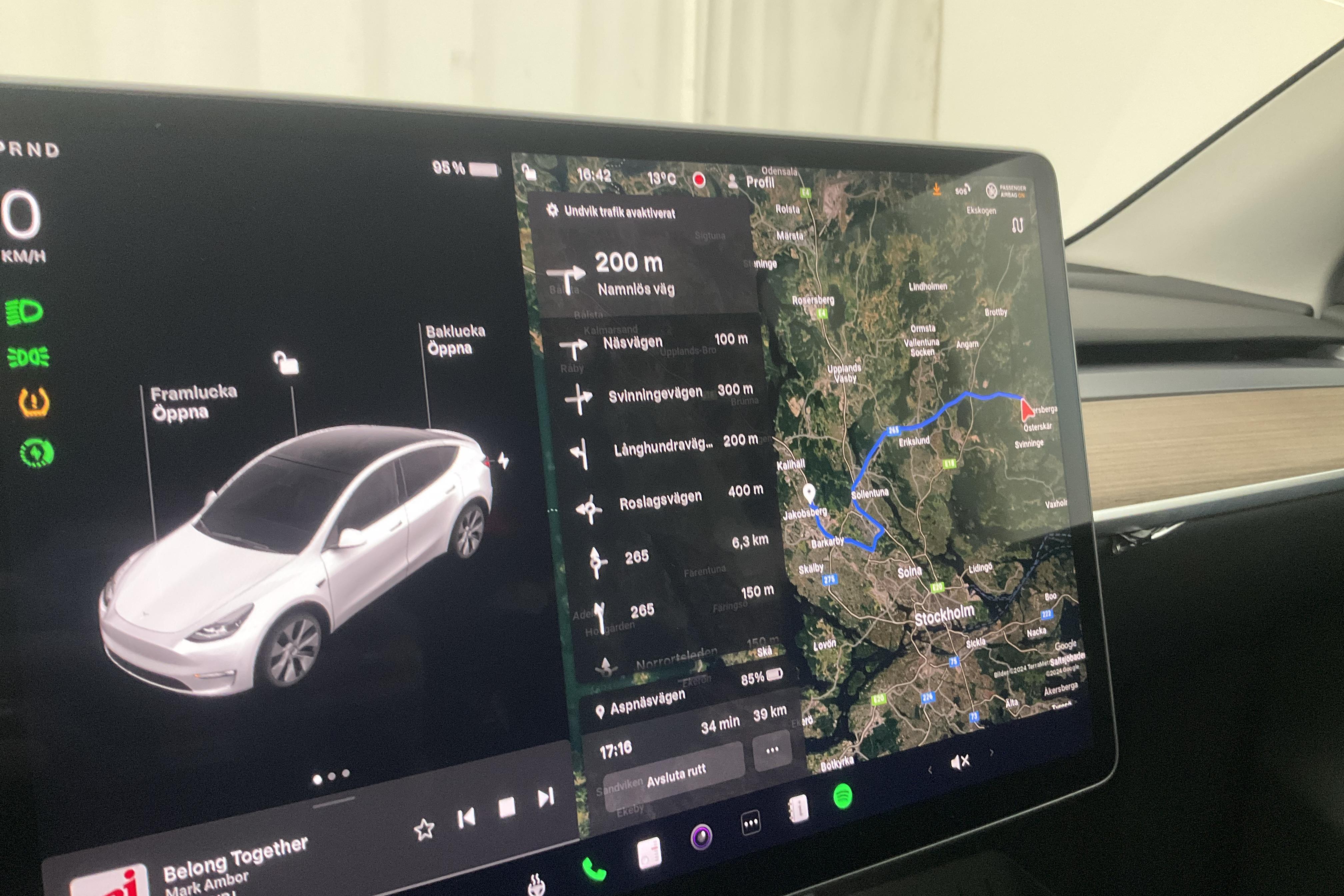 Tesla Model Y Long Range Dual Motor AWD - 3 477 mil - Automat - vit - 2022