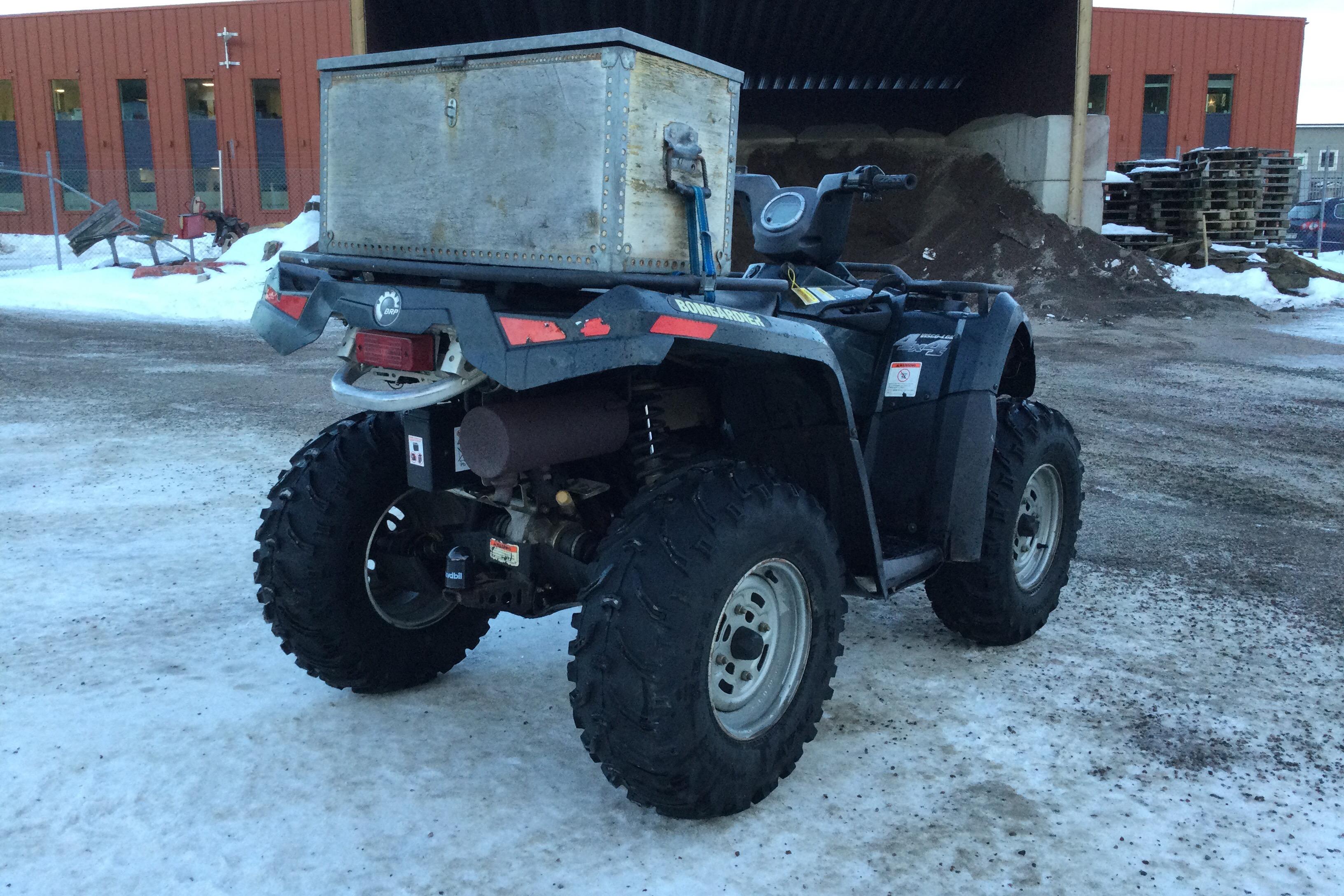 BOMBARDIER OUTLANDER 400 HO 4X4 ATV (Rep.Objekt) - 4 090 km - Manuaalinen - vihreä - 2006