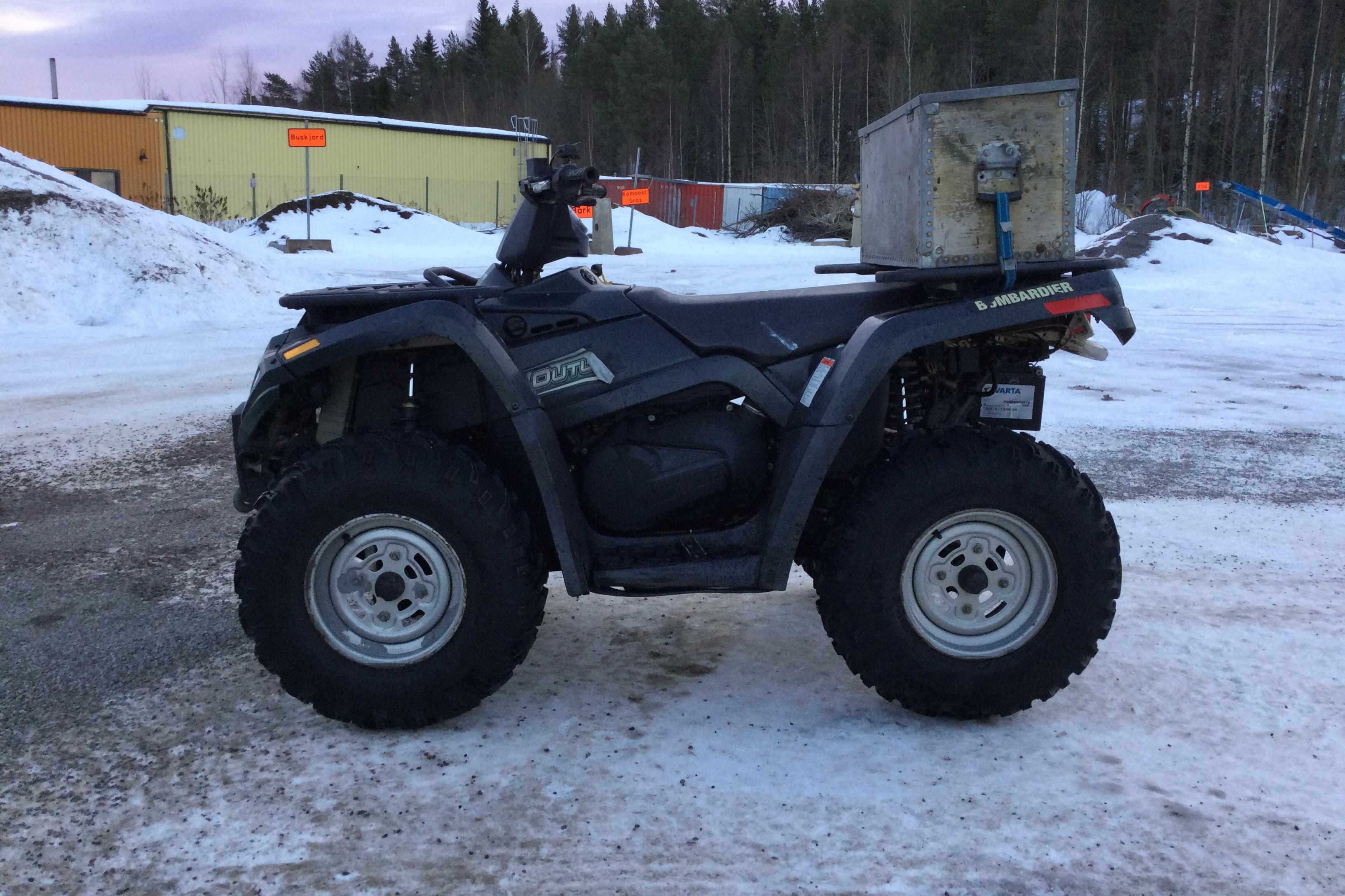 BOMBARDIER OUTLANDER 400 HO 4X4 ATV (Rep.Objekt) - 4 090 km - Manuaalinen - vihreä - 2006