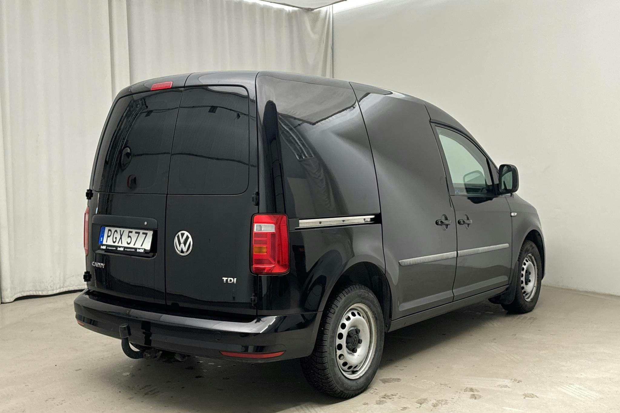 VW Caddy 2.0 TDI Skåp (102hk) - 163 450 km - Automaattinen - musta - 2017