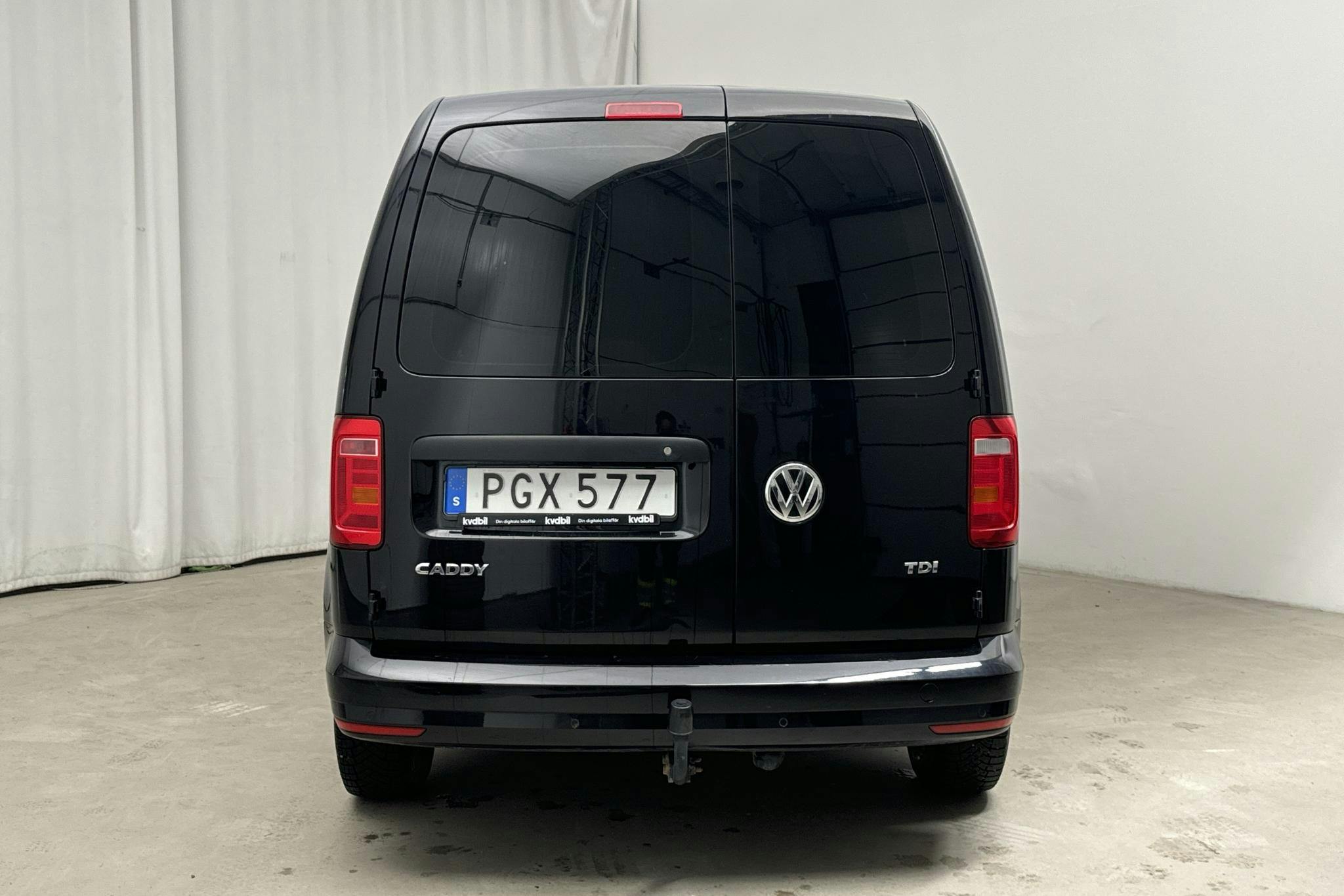 VW Caddy 2.0 TDI Skåp (102hk) - 163 450 km - Automaattinen - musta - 2017