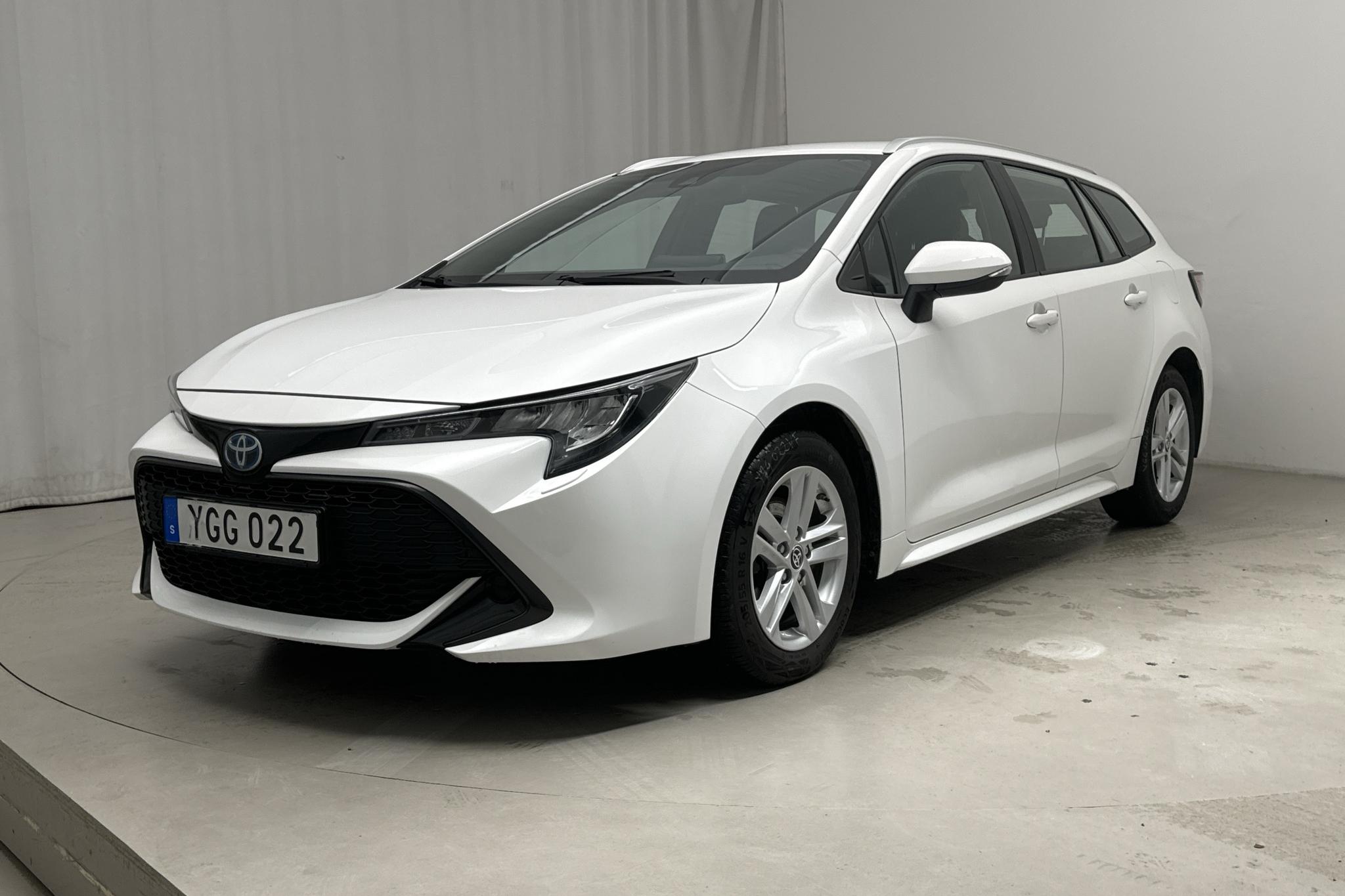 Toyota Corolla 1.8 Hybrid Touring Sports (122hk) - 2 414 mil - Automat - vit - 2022