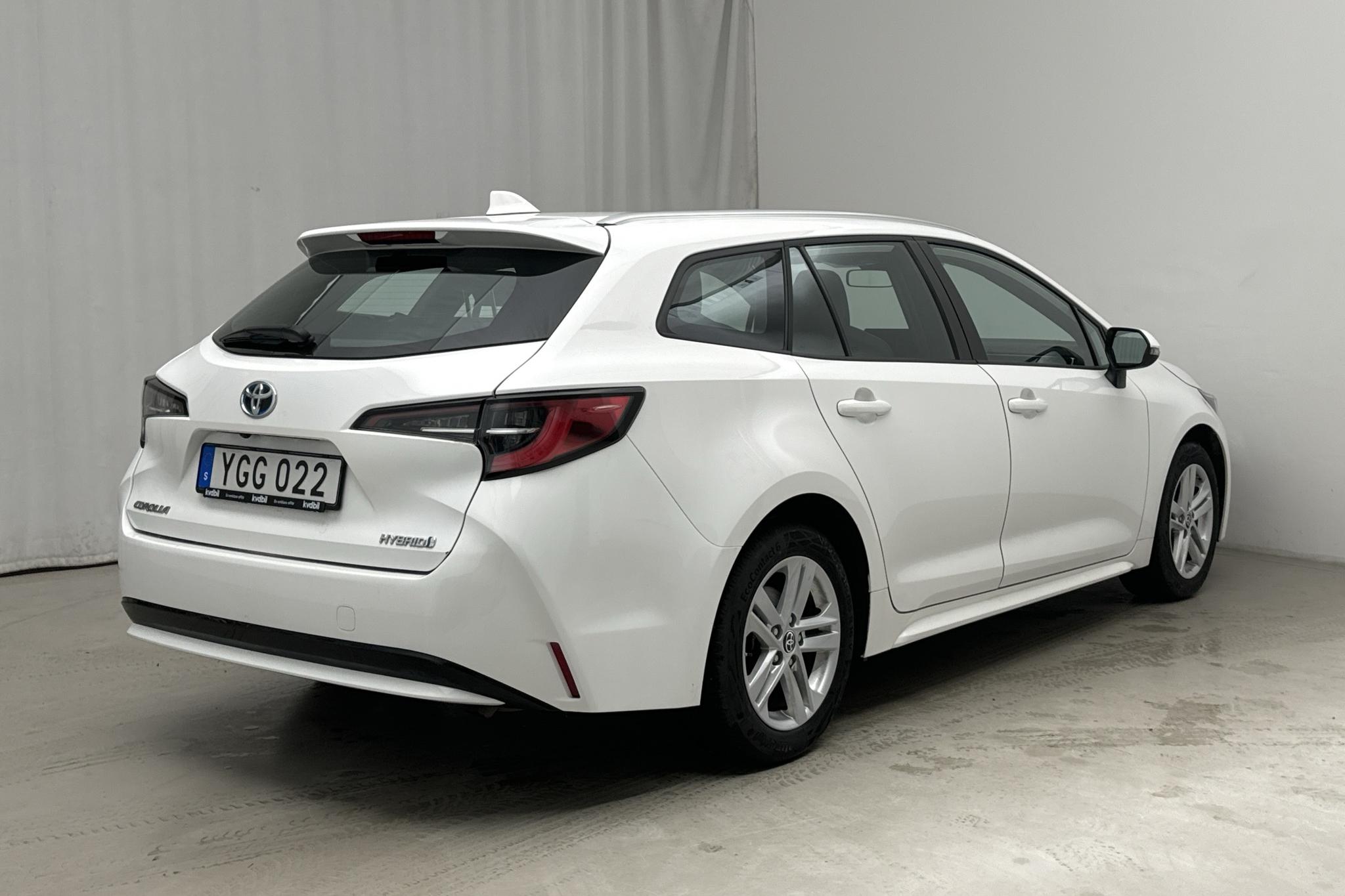 Toyota Corolla 1.8 Hybrid Touring Sports (122hk) - 2 414 mil - Automat - vit - 2022