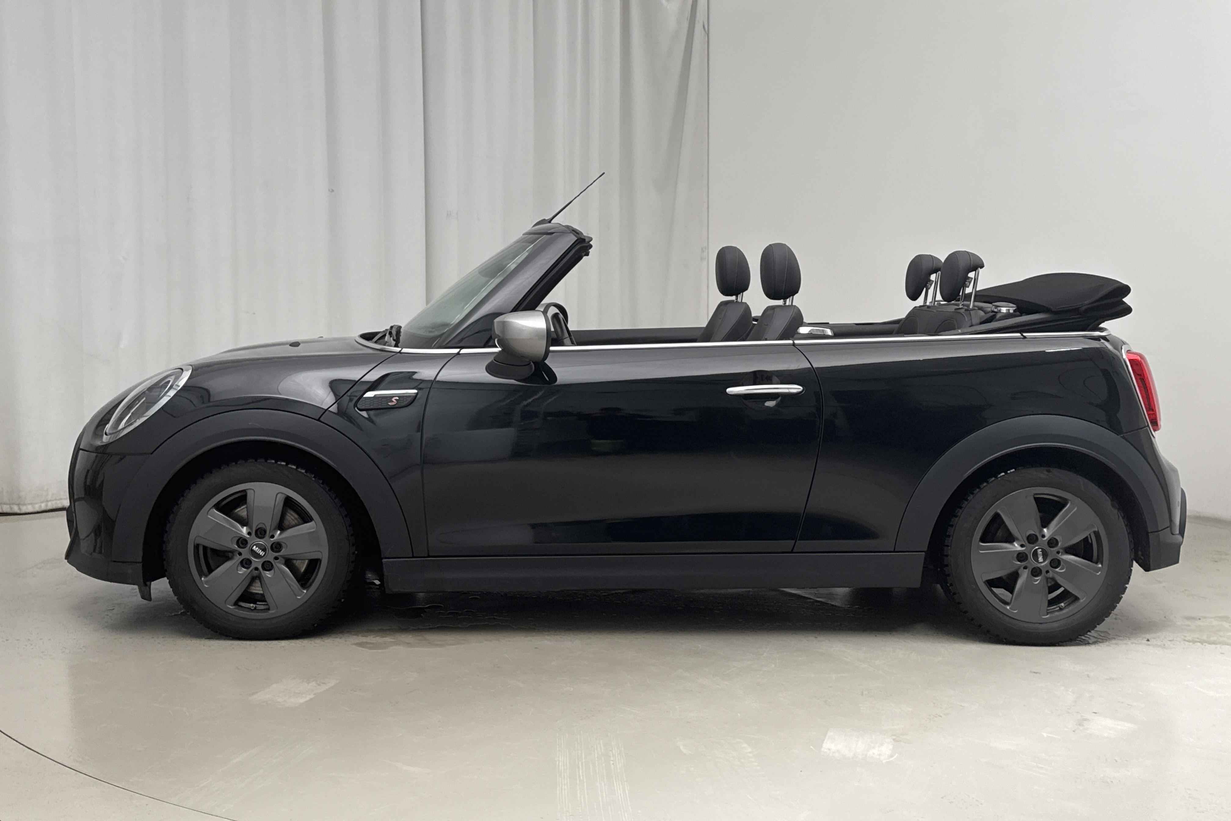 MINI Cooper S Cabriolet, F57 LCI (178hk) - 2 300 mil - Manuell - svart - 2022