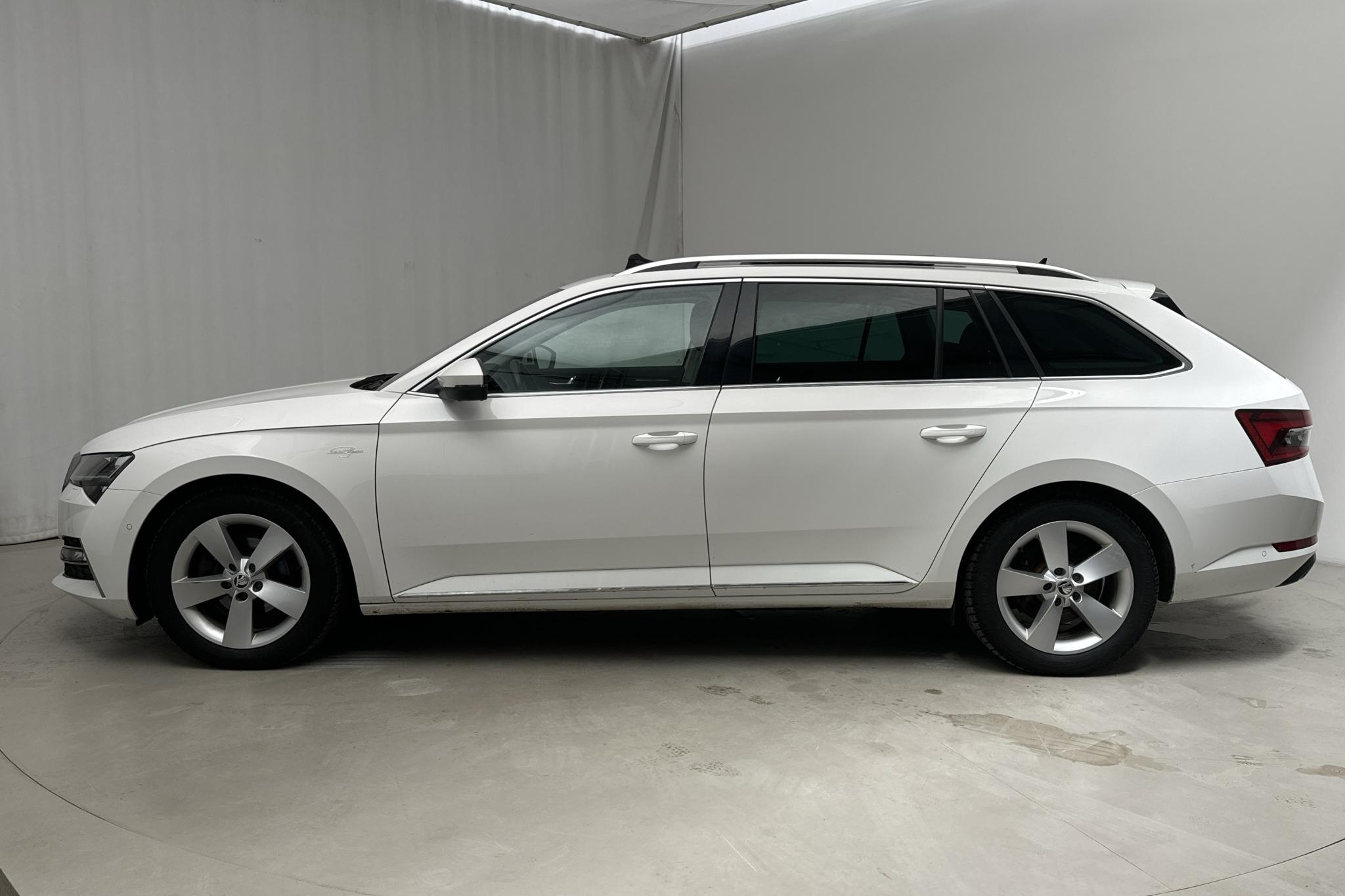 Skoda Superb 1.4 TSI PHEV Kombi (218hk) - 151 160 km - Automatyczna - biały - 2020