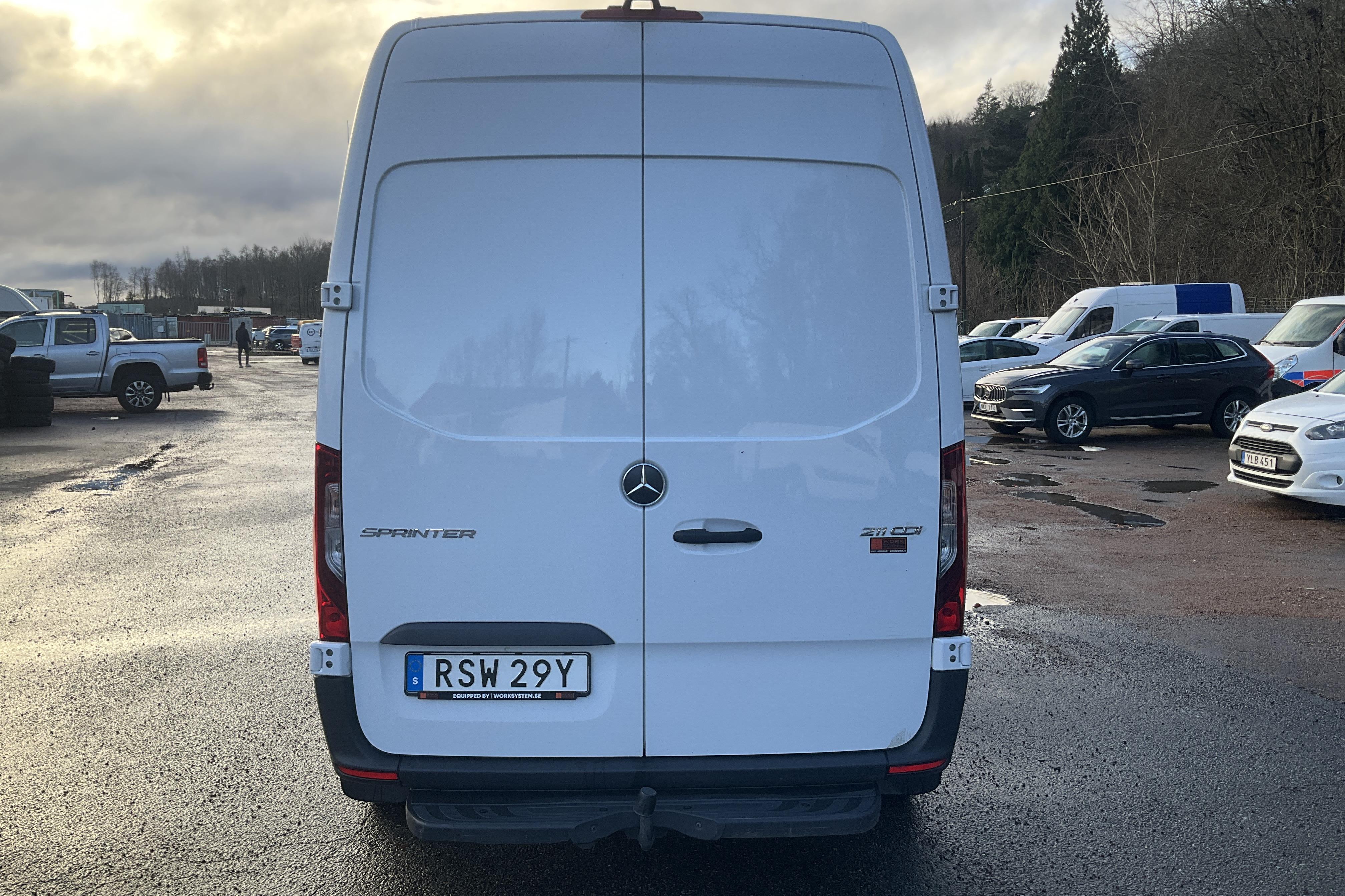 Mercedes Sprinter 211 CDI Skåp 2WD (114hk) - 5 753 mil - Automat - vit - 2023