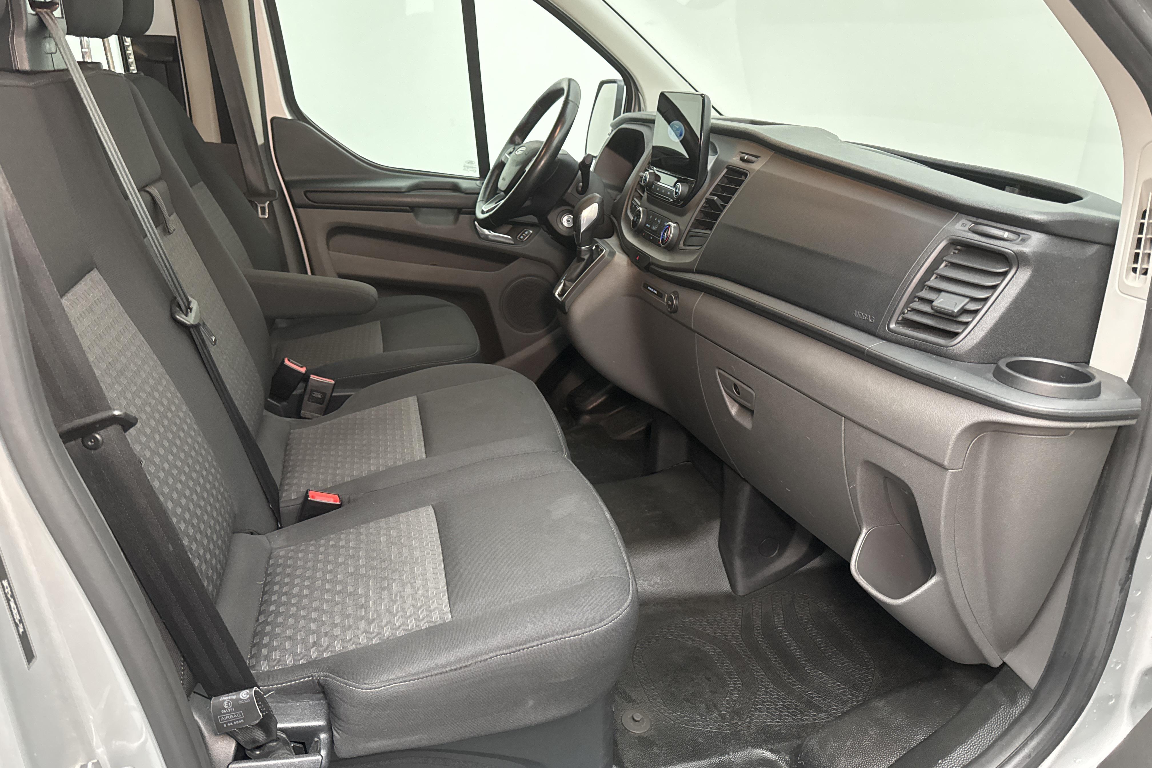 Ford Transit Custom Kombi 2.0TDCi (130hk) - 16 446 mil - Automat - grå - 2019