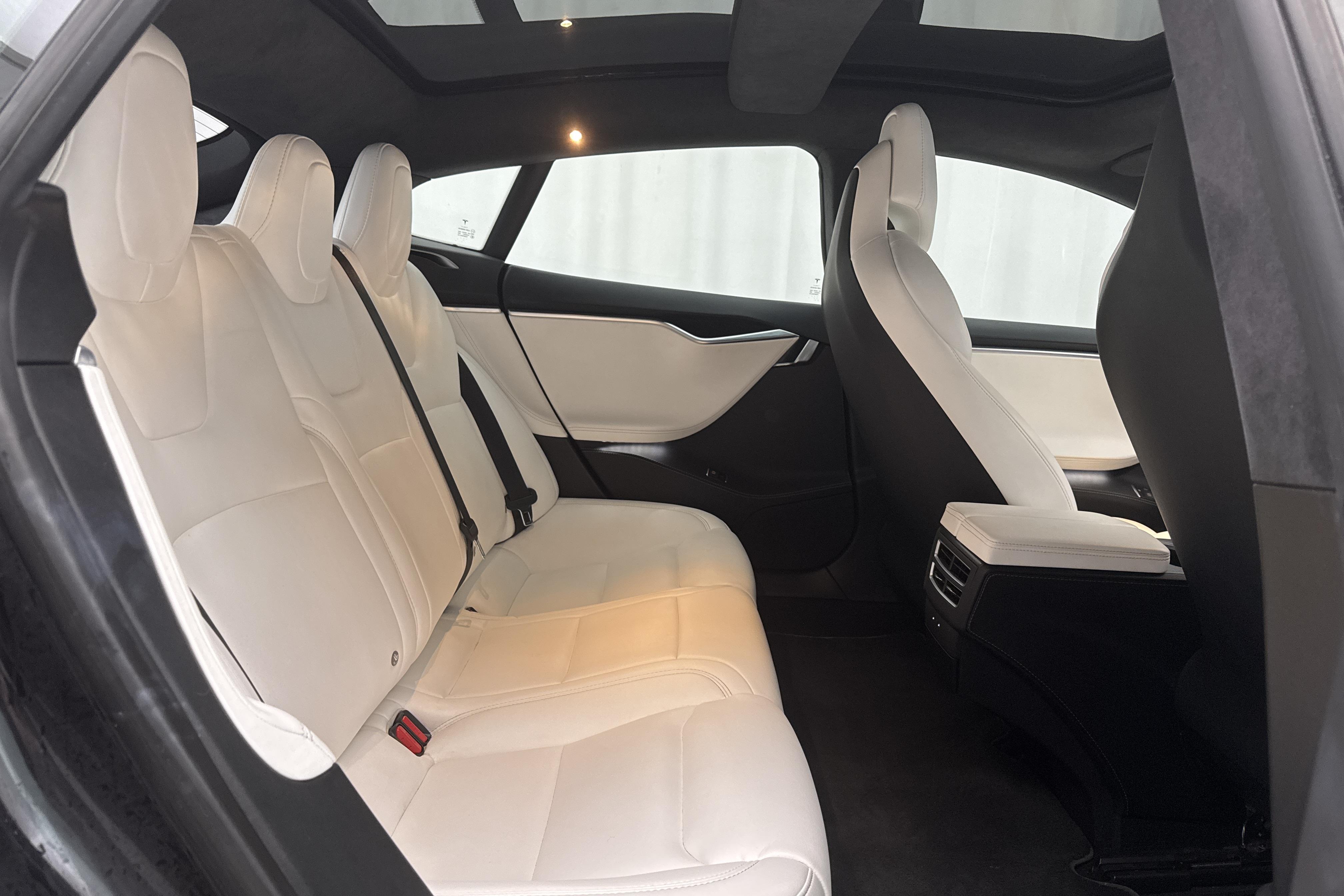 Tesla Model S 100D - 13 504 mil - Automat - svart - 2017