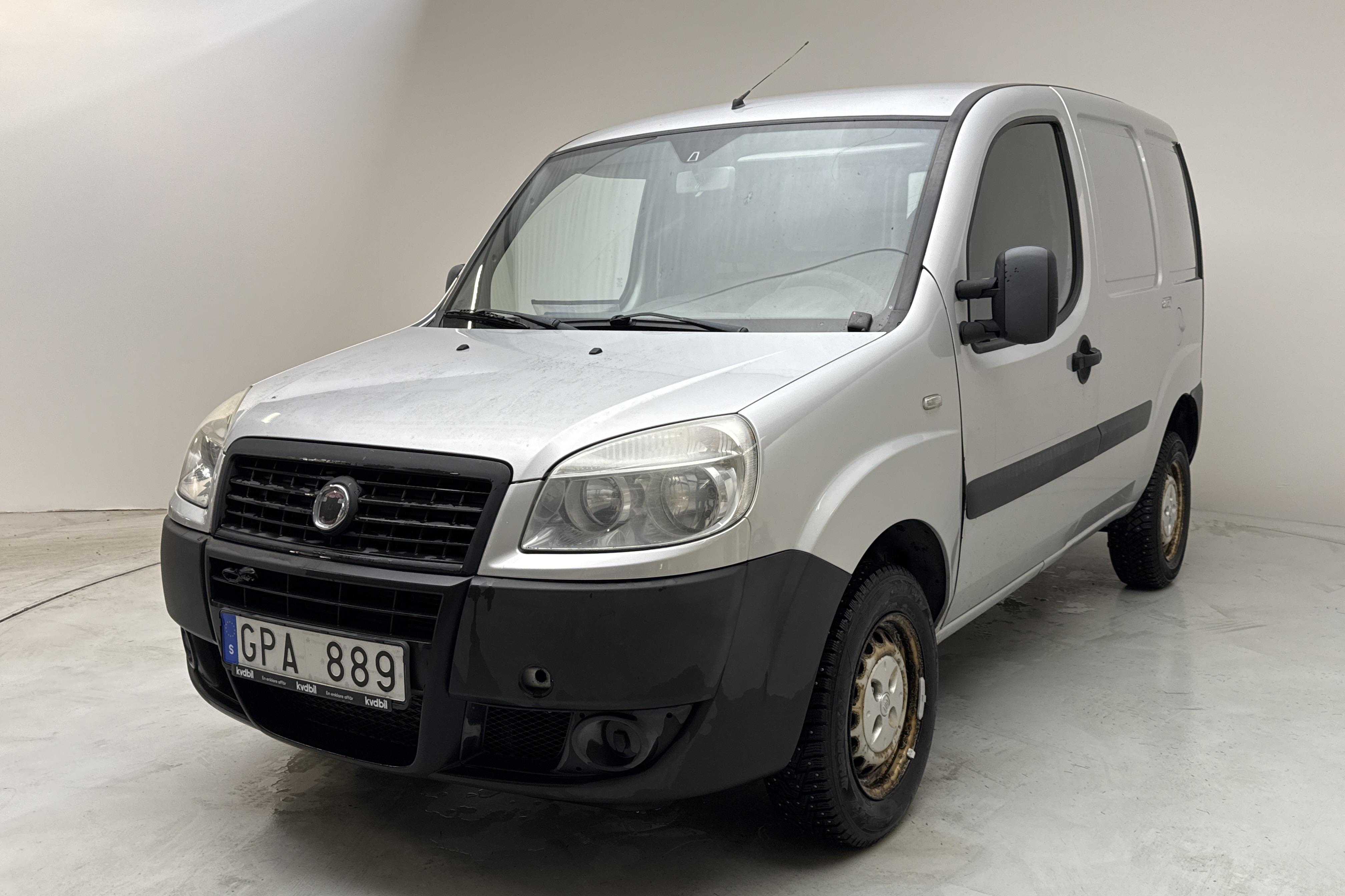 Fiat Doblo Cargo 1.3 JTD Multijet (75hk) - 170 700 km - Manualna - srebro - 2008