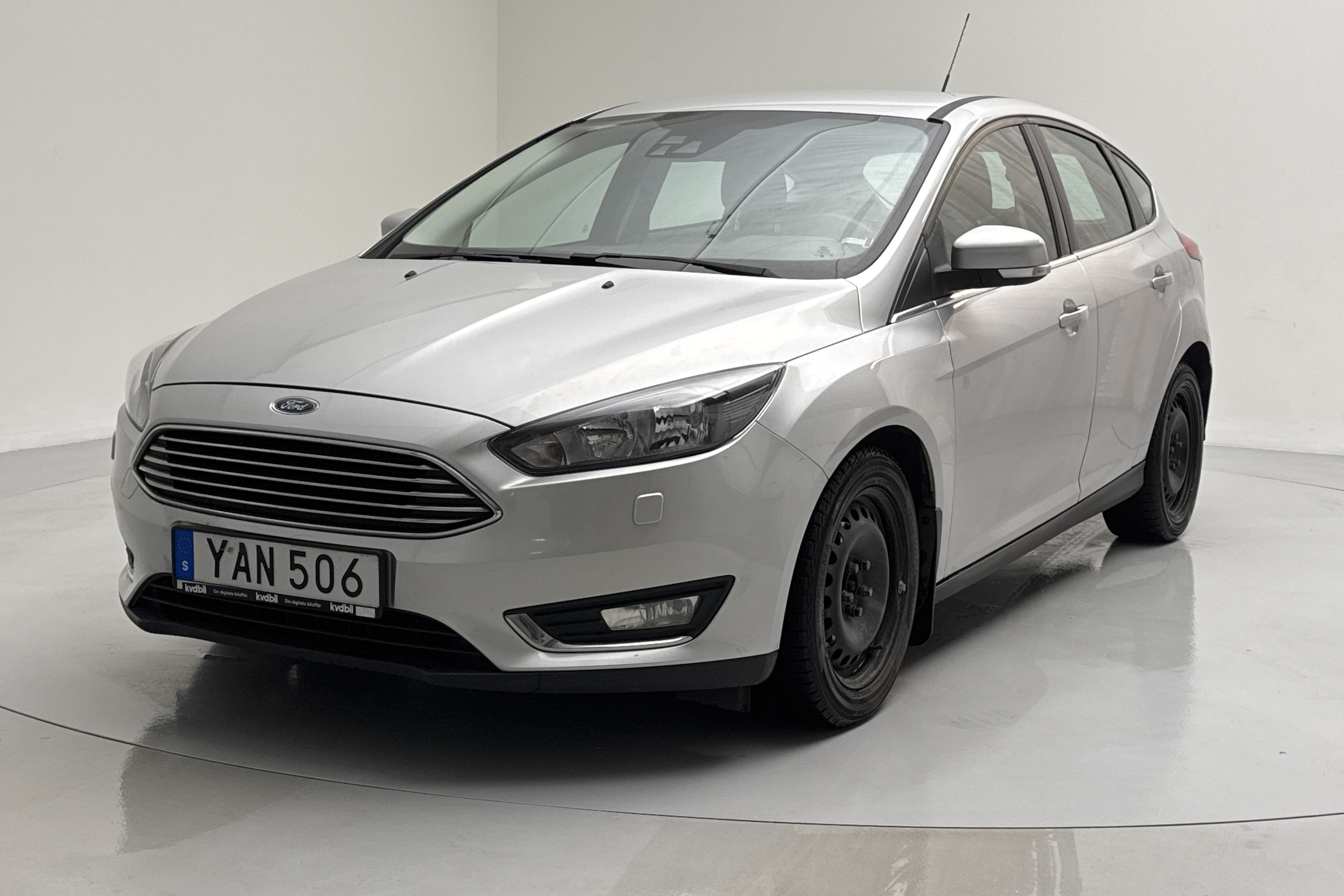 Ford Focus 1.0 EcoBoost 5dr (125hk) - 10 647 mil - Manuell - grå - 2016