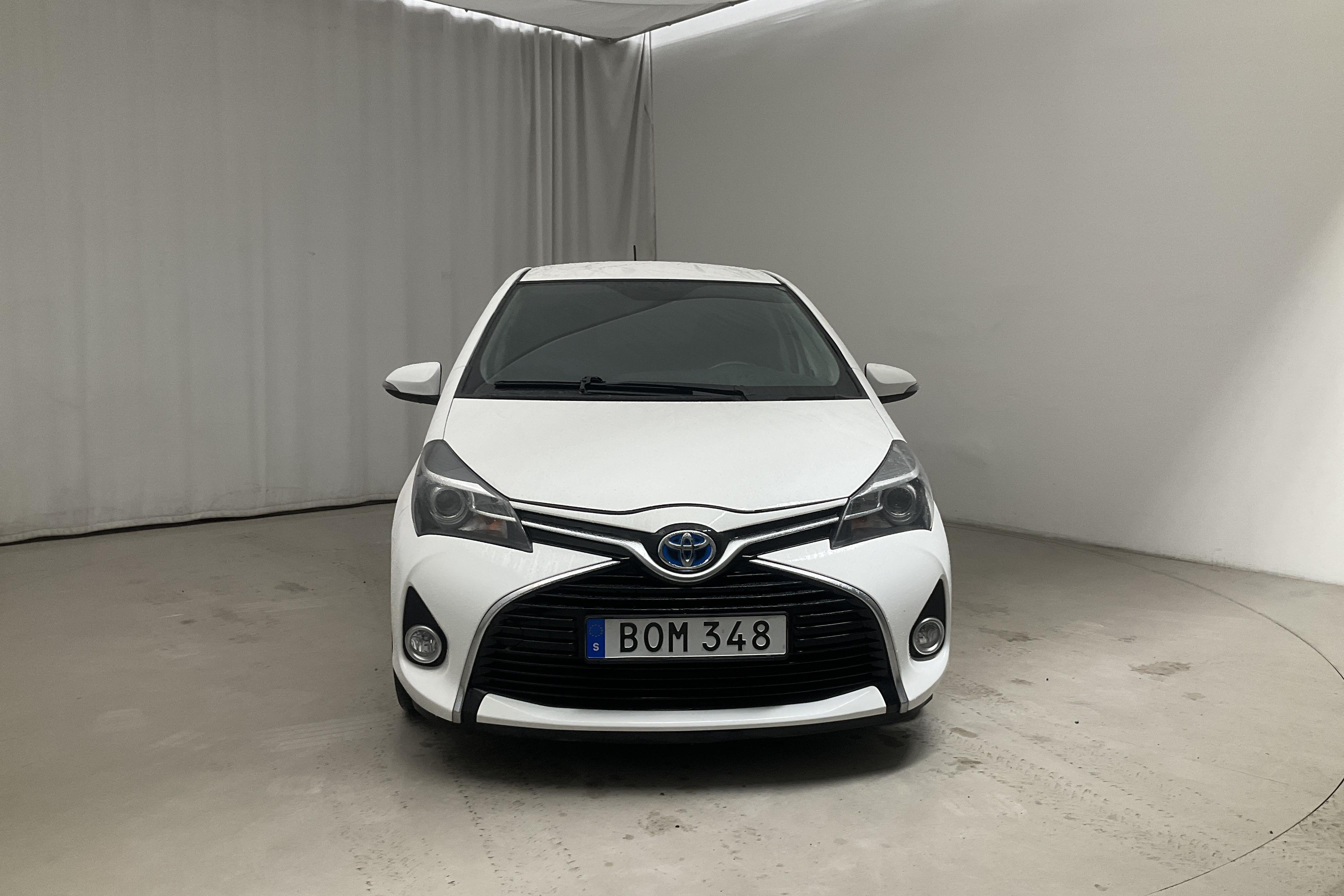 Toyota Yaris 1.5 HSD 5dr (75hk) - 180 330 km - Automaattinen - valkoinen - 2015