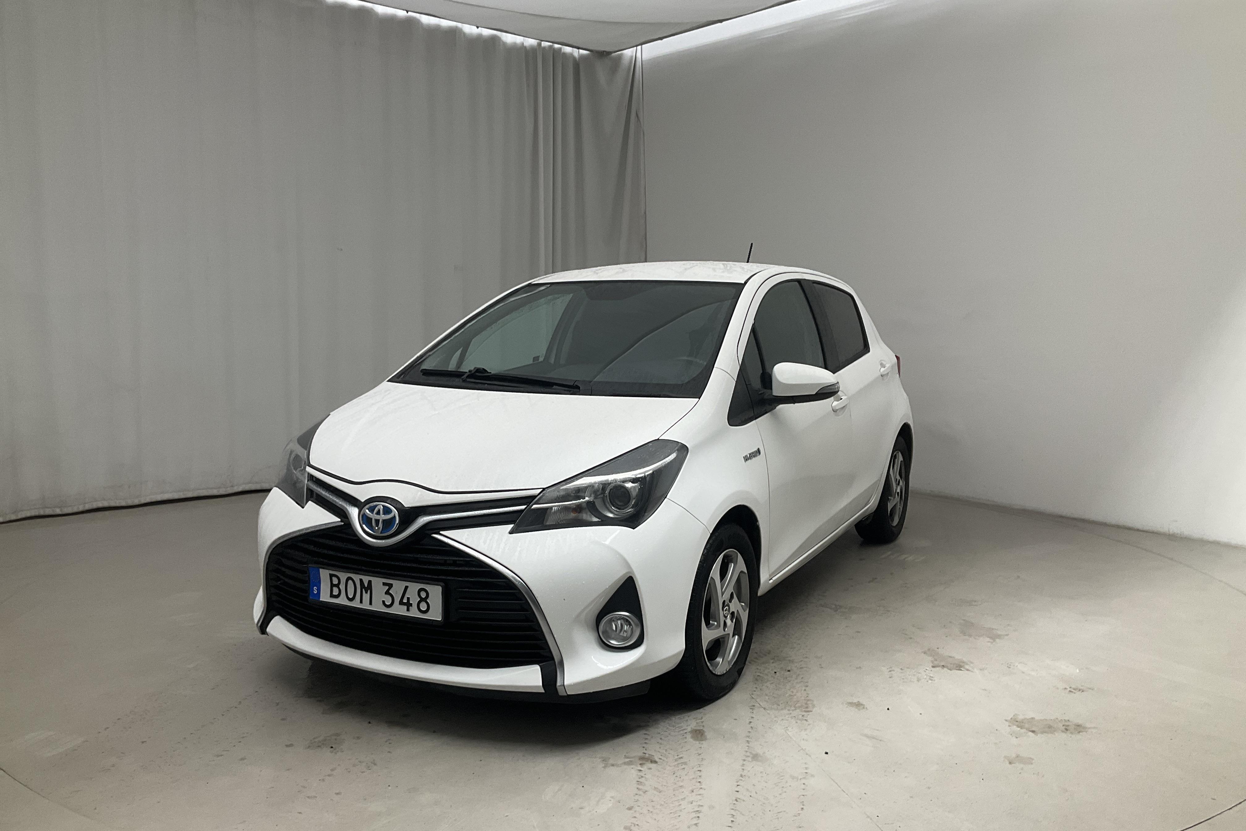 Toyota Yaris 1.5 HSD 5dr (75hk) - 180 330 km - Automaattinen - valkoinen - 2015