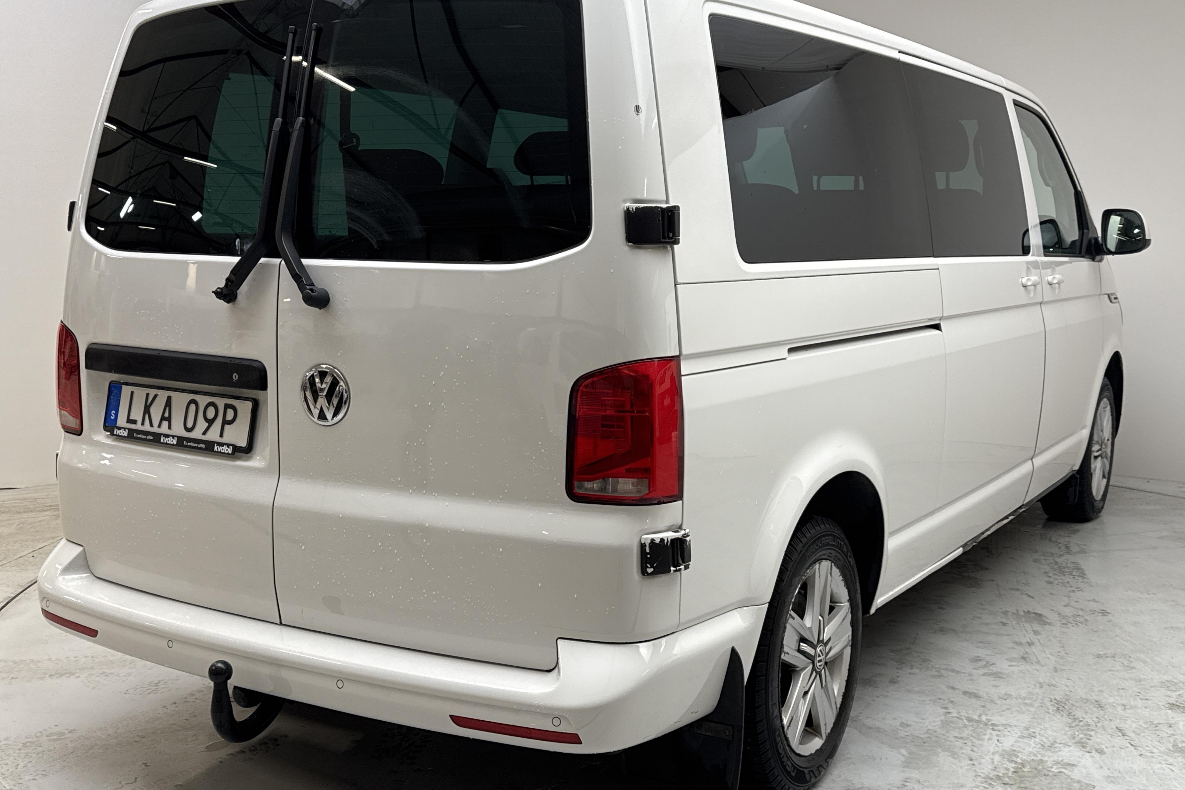 VW Caravelle T6 2.0 TDI BMT (150hk) - 235 670 km - Automatic - white - 2020