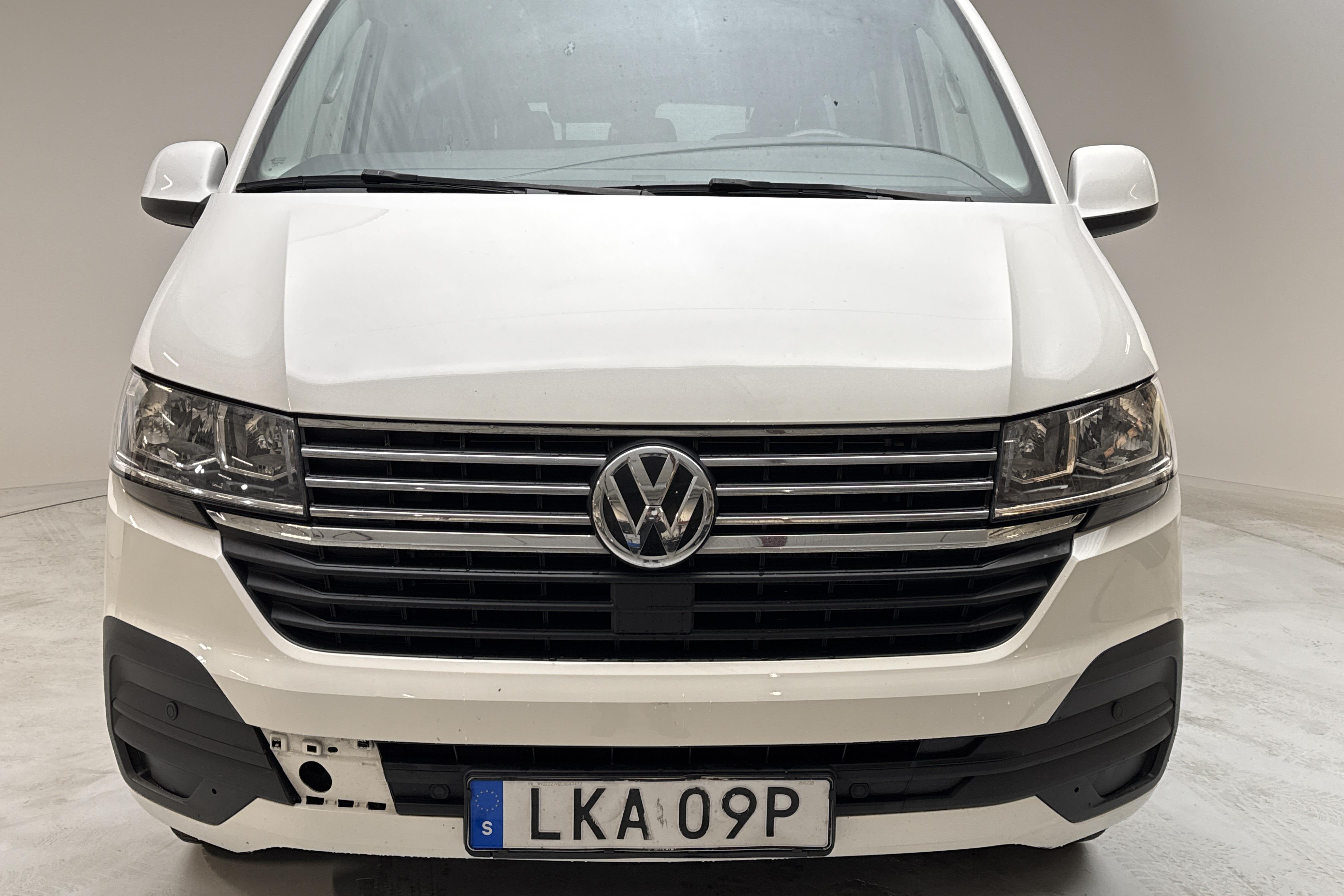 VW Caravelle T6 2.0 TDI BMT (150hk) - 235 670 km - Automatic - white - 2020