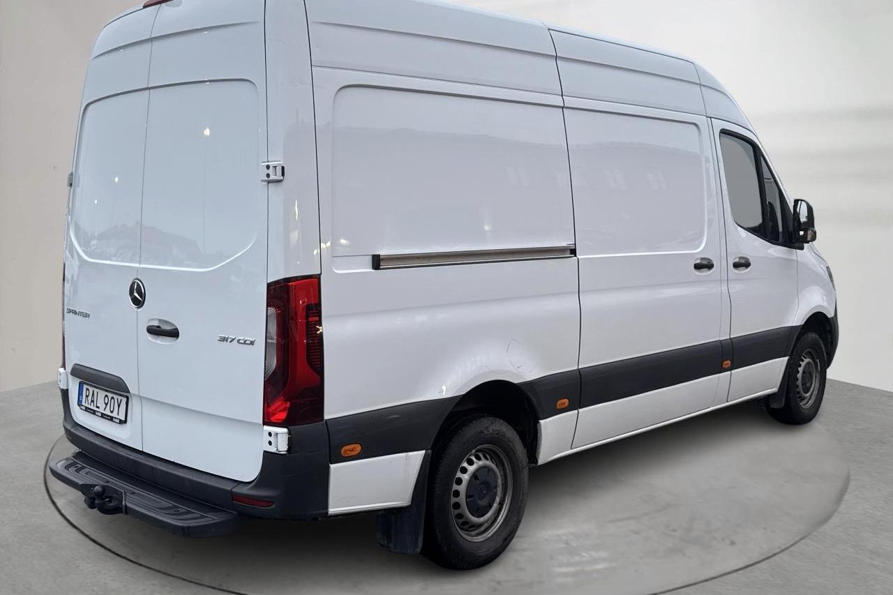 Mercedes Sprinter 317 CDI Skåp RWD (170hk) - 5 480 mil - Automat - vit - 2023