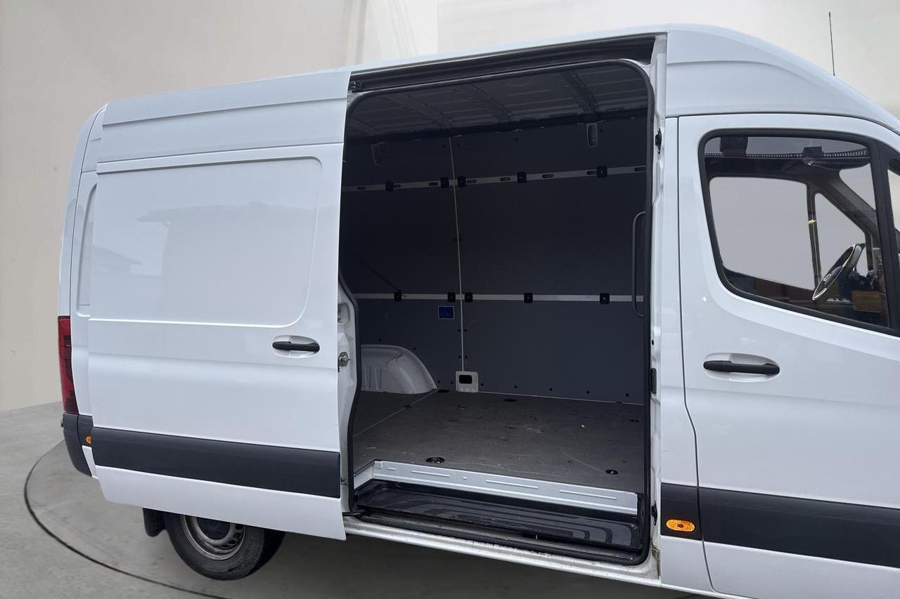 Mercedes Sprinter 317 CDI Skåp RWD (170hk) - 5 480 mil - Automat - vit - 2023