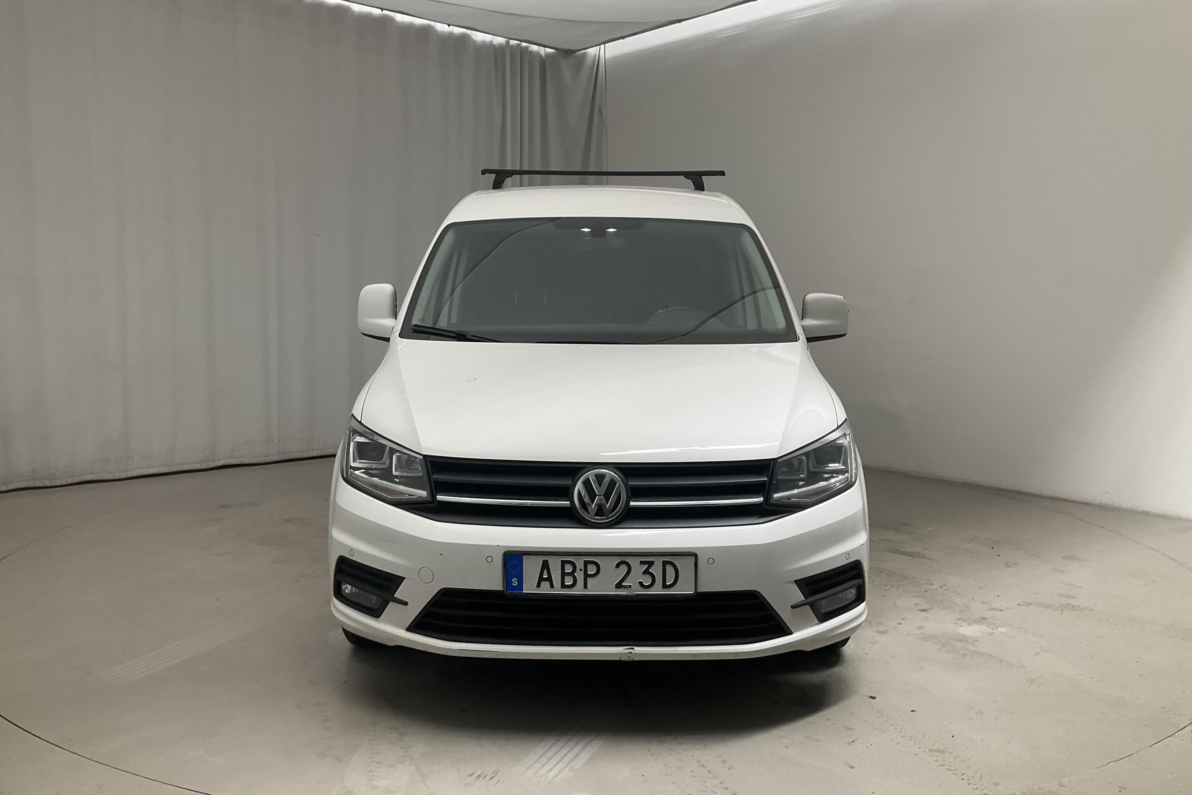 VW Caddy 2.0 TDI Skåp (102hk) - 127 100 km - Automaattinen - valkoinen - 2020