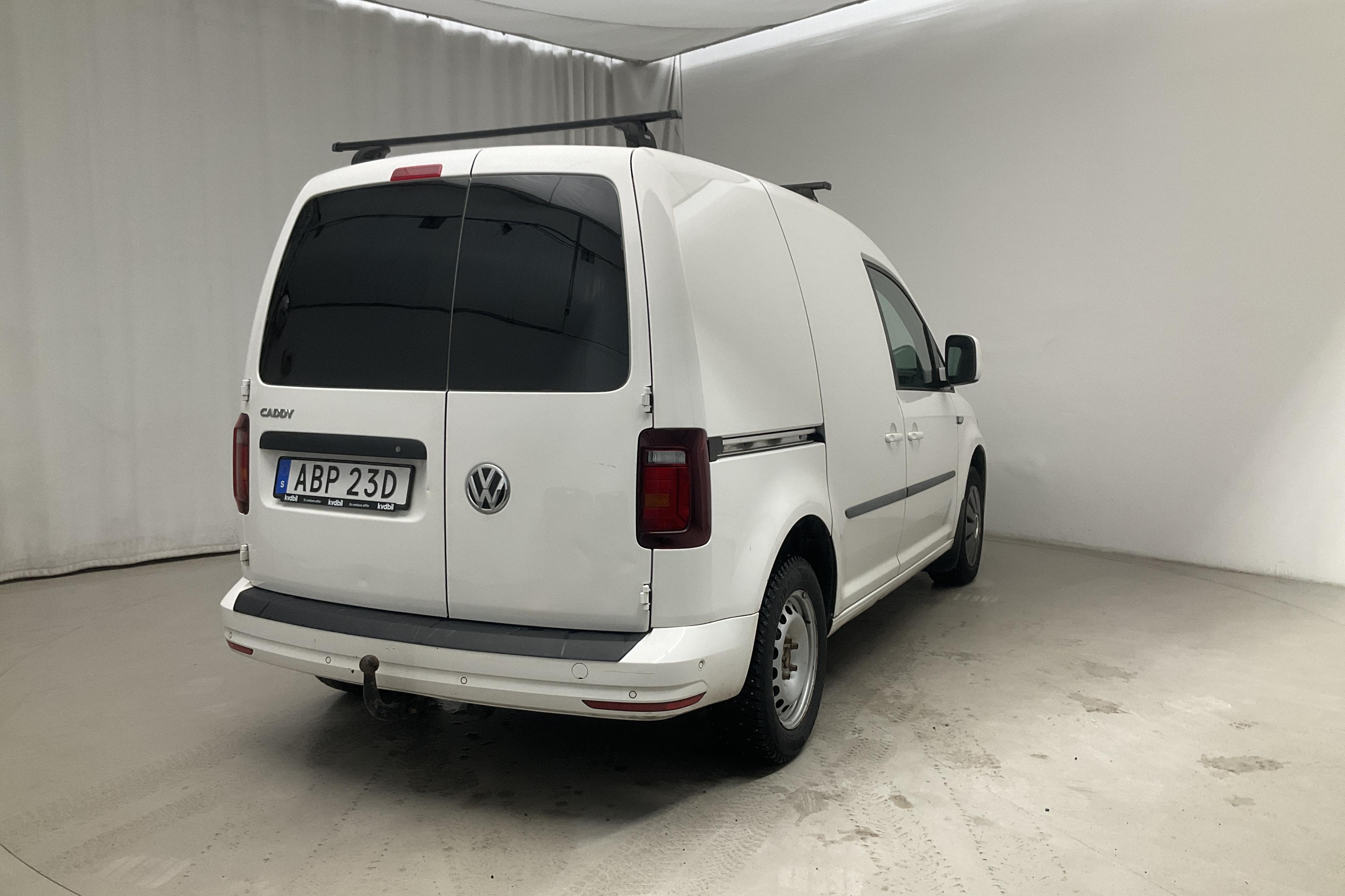 VW Caddy 2.0 TDI Skåp (102hk) - 127 100 km - Automaattinen - valkoinen - 2020