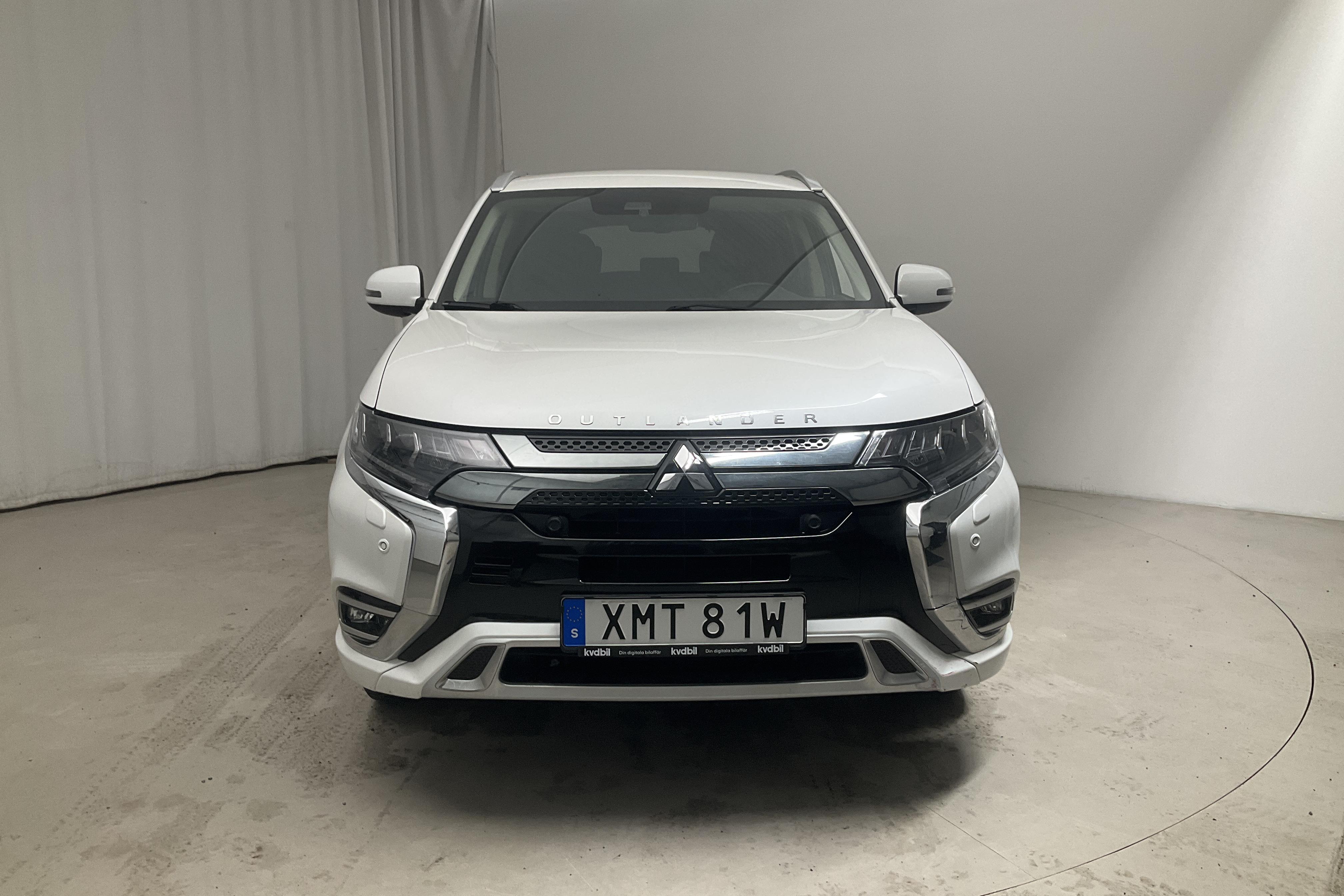 Mitsubishi Outlander 2.4 Plug-in Hybrid 4WD (136hk) - 3 593 mil - Automat - vit - 2020