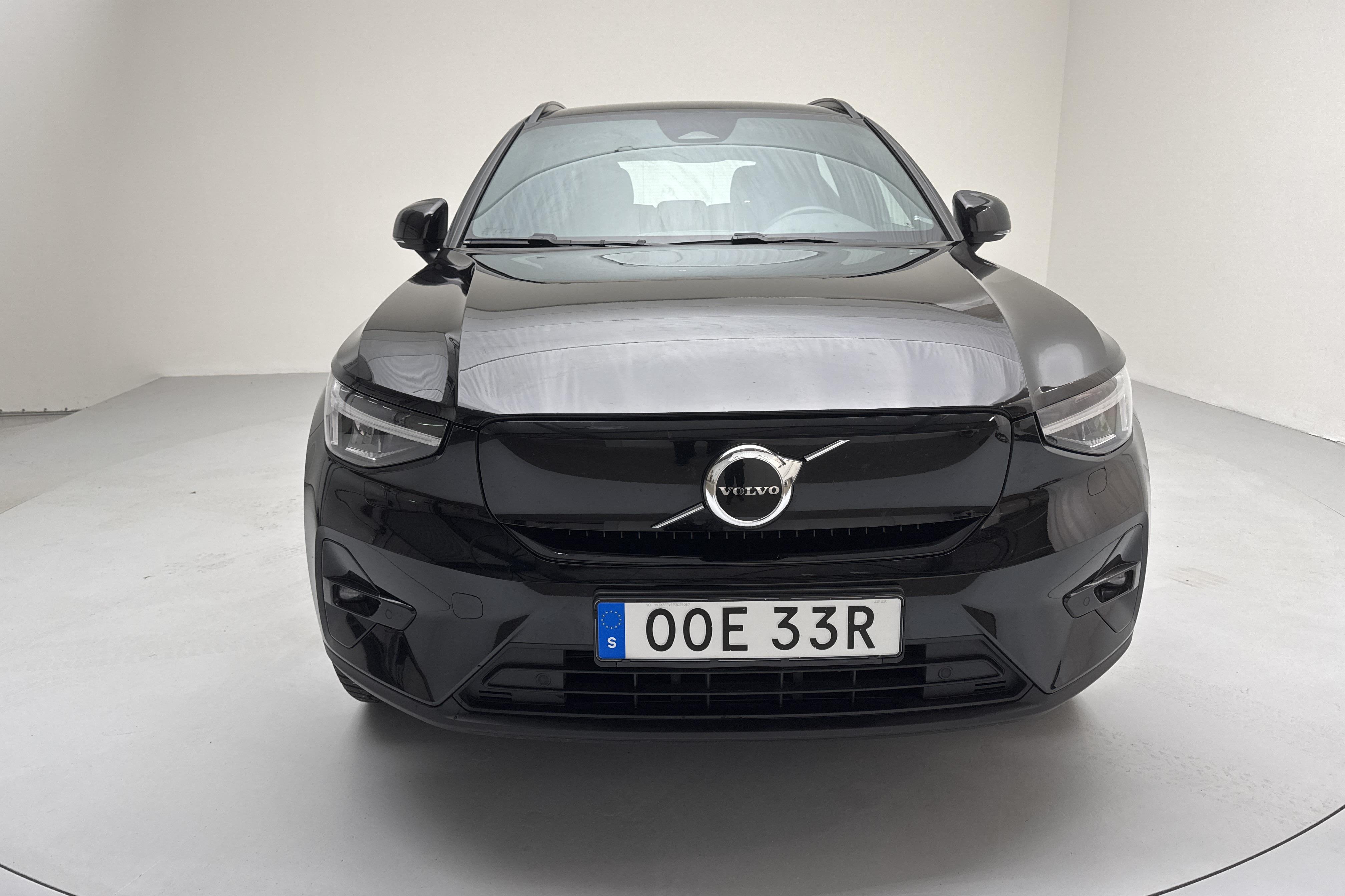 Volvo XC40 P6 Recharge (231hk) - 3 986 mil - Automat - svart - 2023