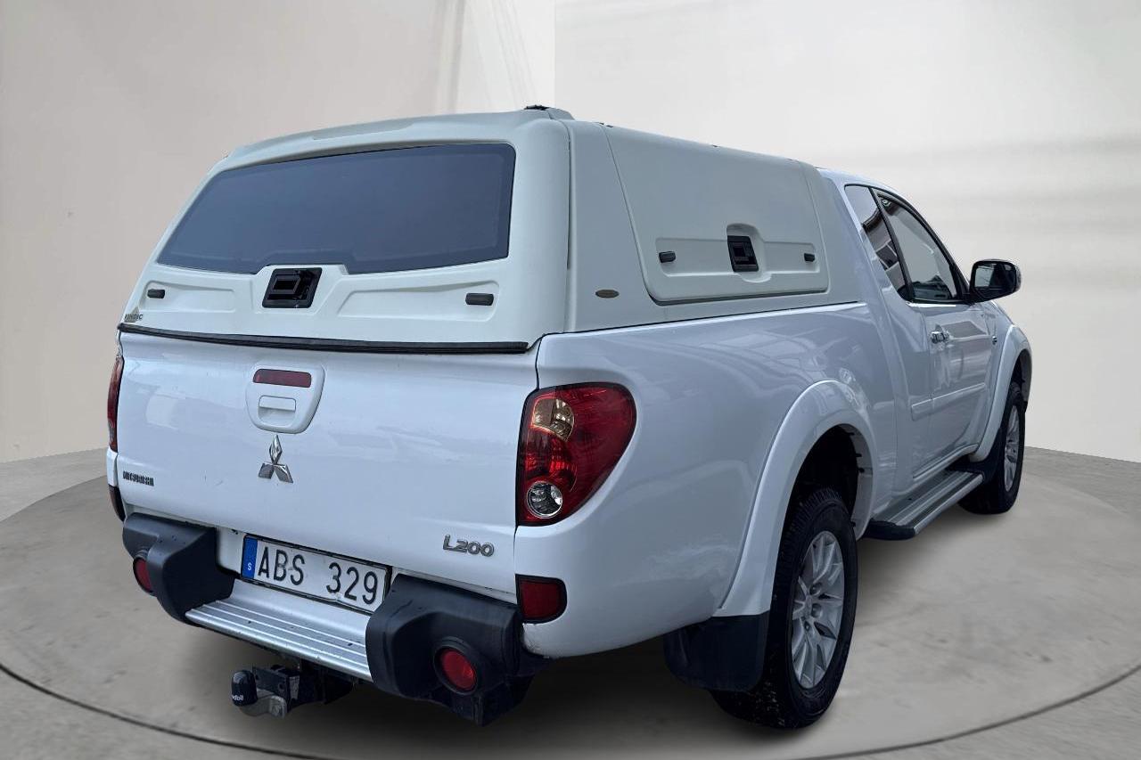 Mitsubishi L200 2.5 DI-D (178hk) - 19 792 mil - Manuell - vit - 2013