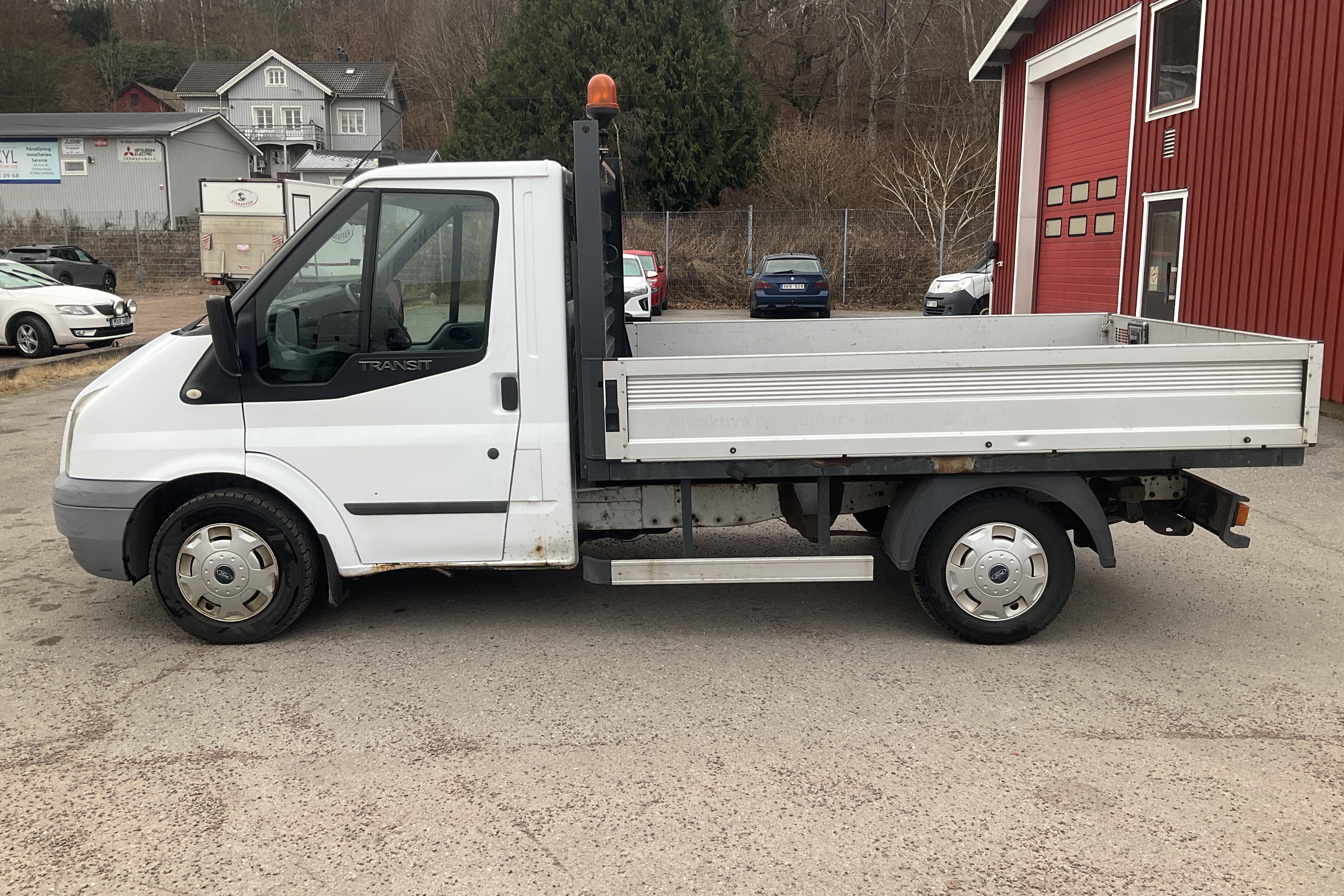 Ford Transit 300 2.2 TDCi Pickup (100hk) - 8 836 mil - Manuell - vit - 2013