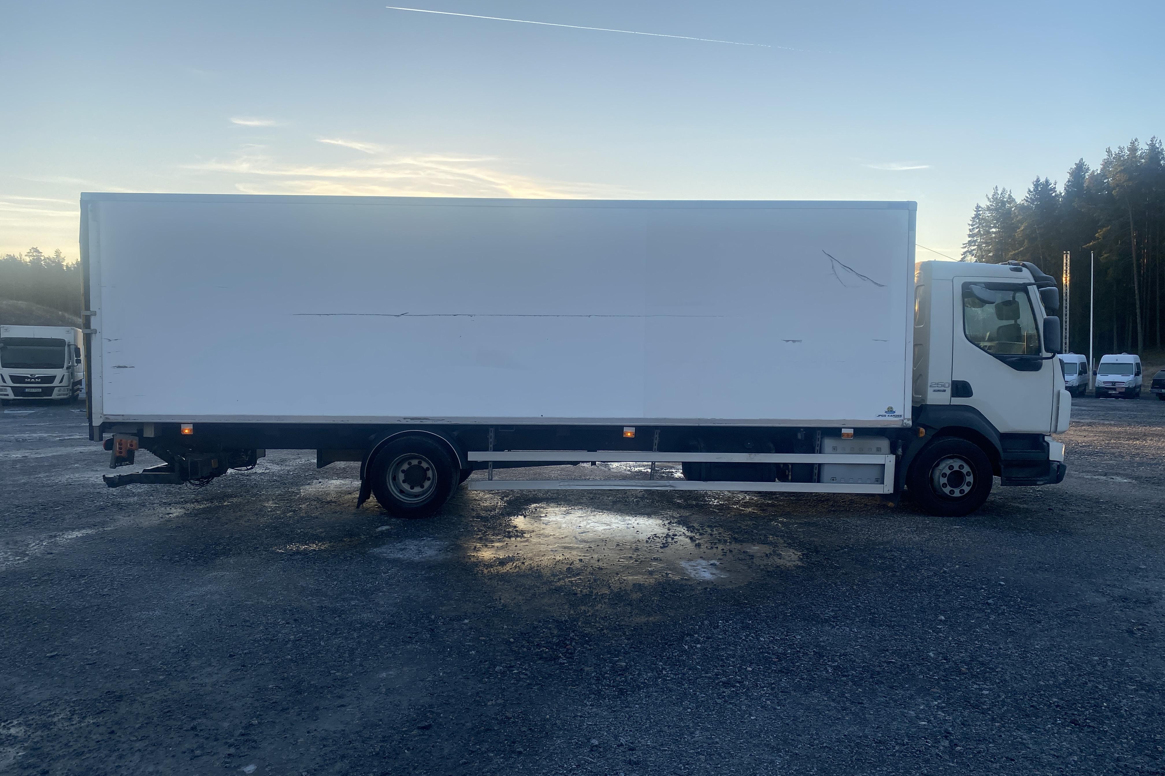 Volvo FL250 - 316 636 km - Automat - vit - 2017