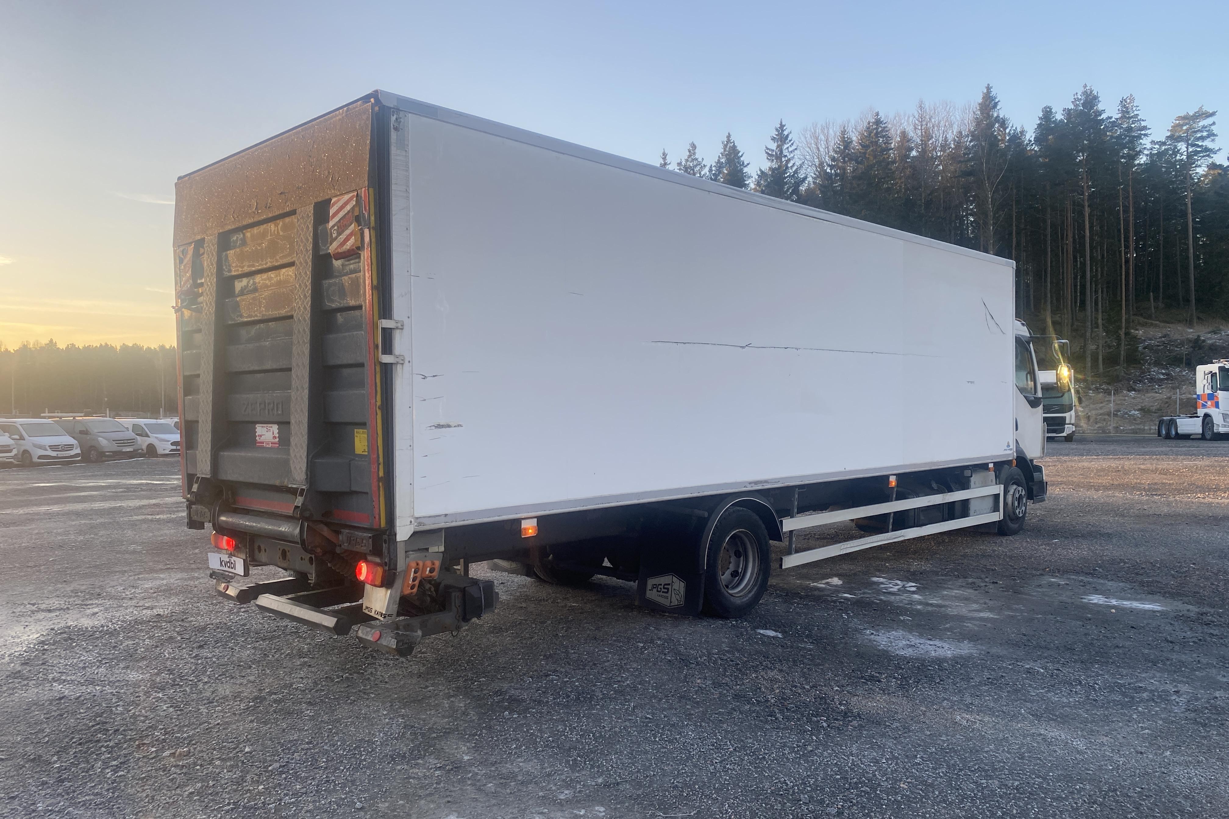 Volvo FL250 - 316 636 km - Automat - vit - 2017