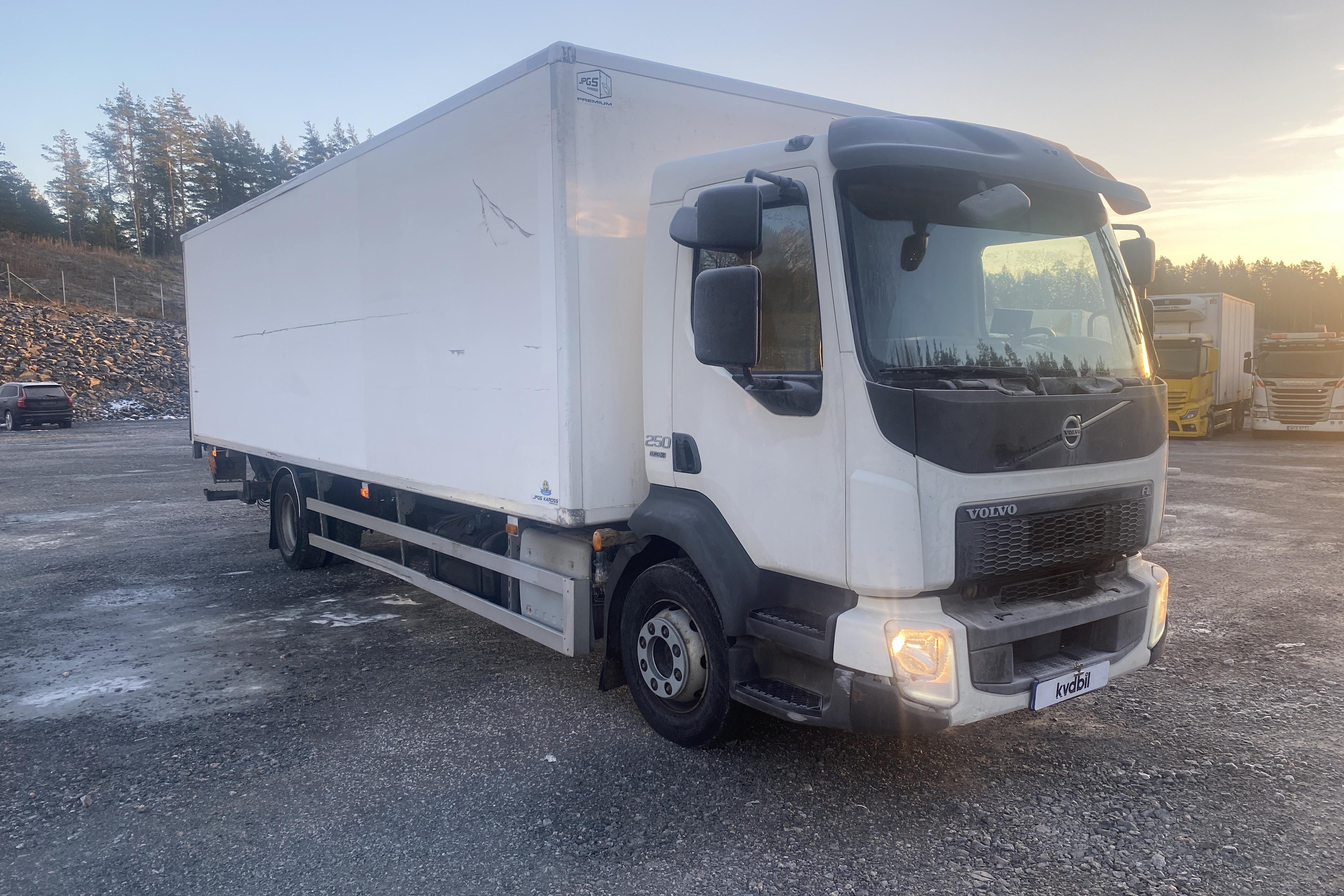 Volvo FL250 - 316 636 km - Automat - vit - 2017