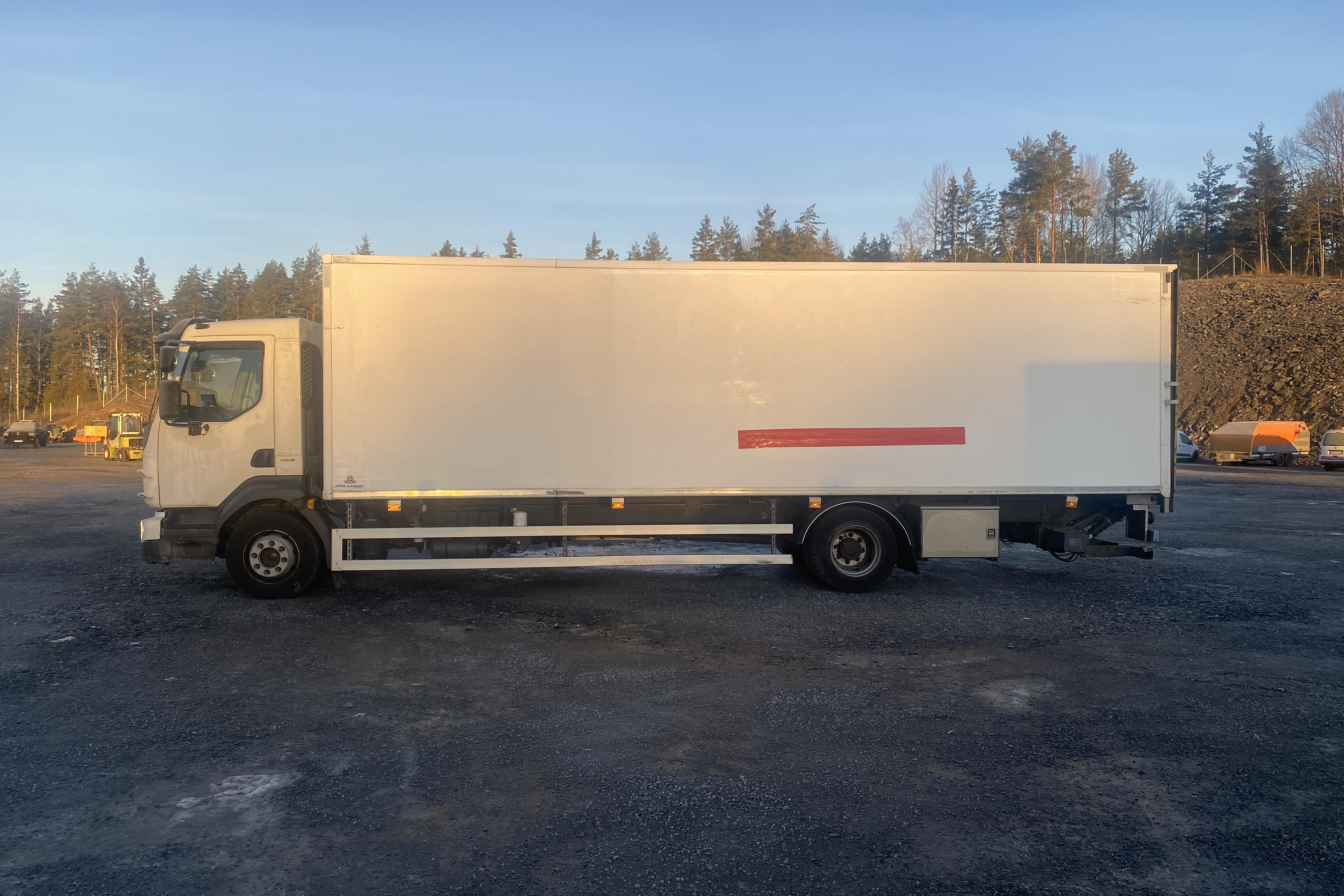 Volvo FL250 - 316 636 km - Automat - vit - 2017