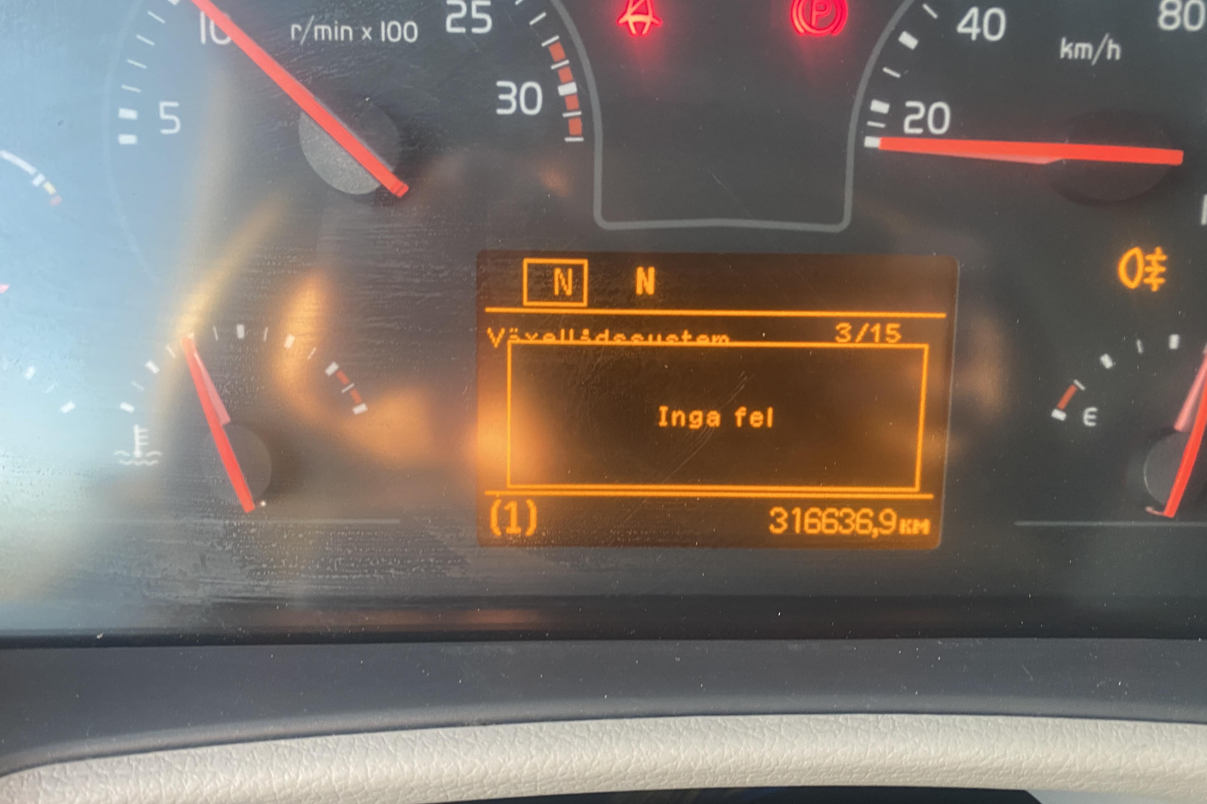 Volvo FL250 - 316 636 km - Automat - vit - 2017