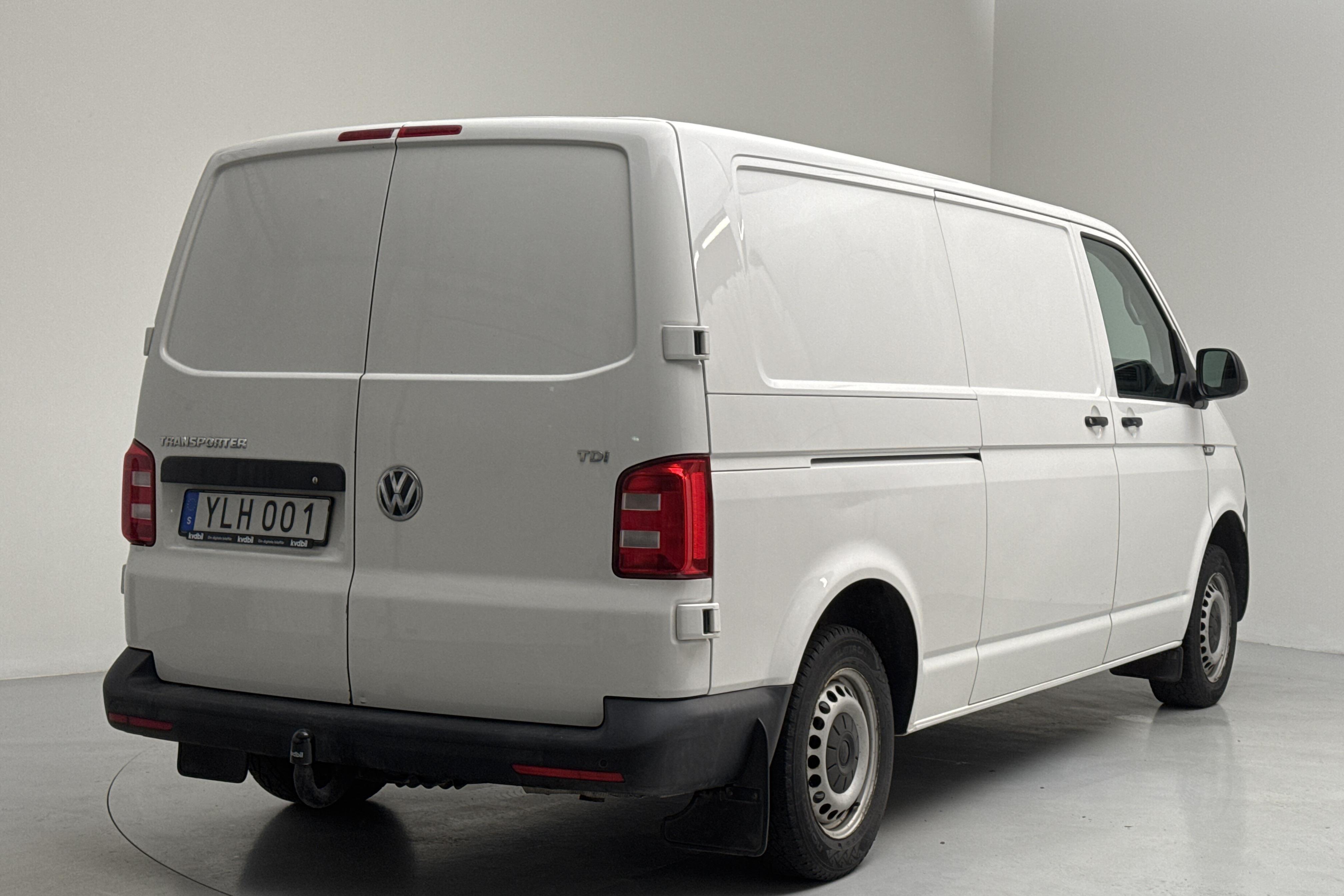 VW Transporter T6 2.0 TDI BMT Skåp (102hk) - 223 880 km - Manual - white - 2017