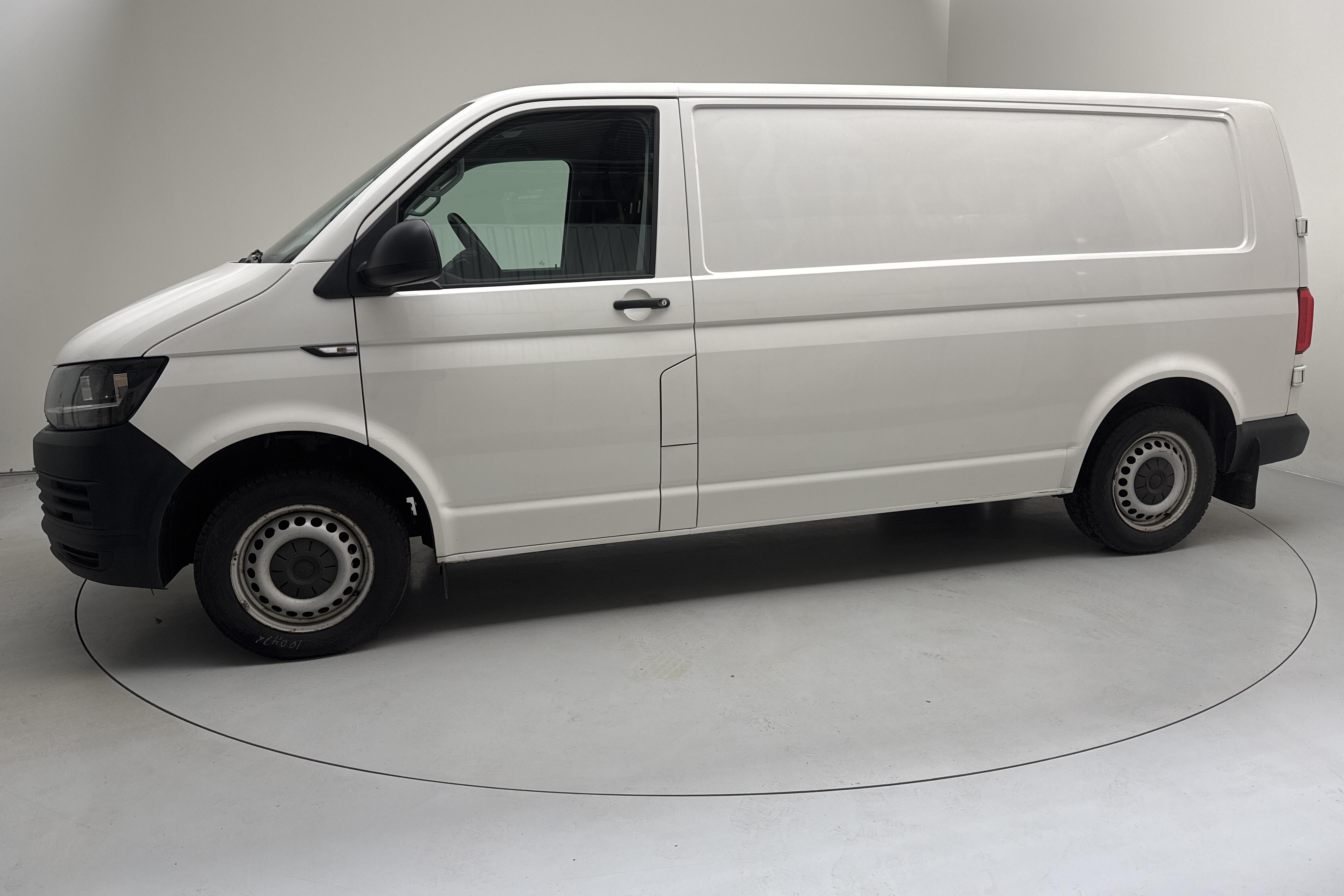 VW Transporter T6 2.0 TDI BMT Skåp (102hk) - 223 880 km - Manual - white - 2017