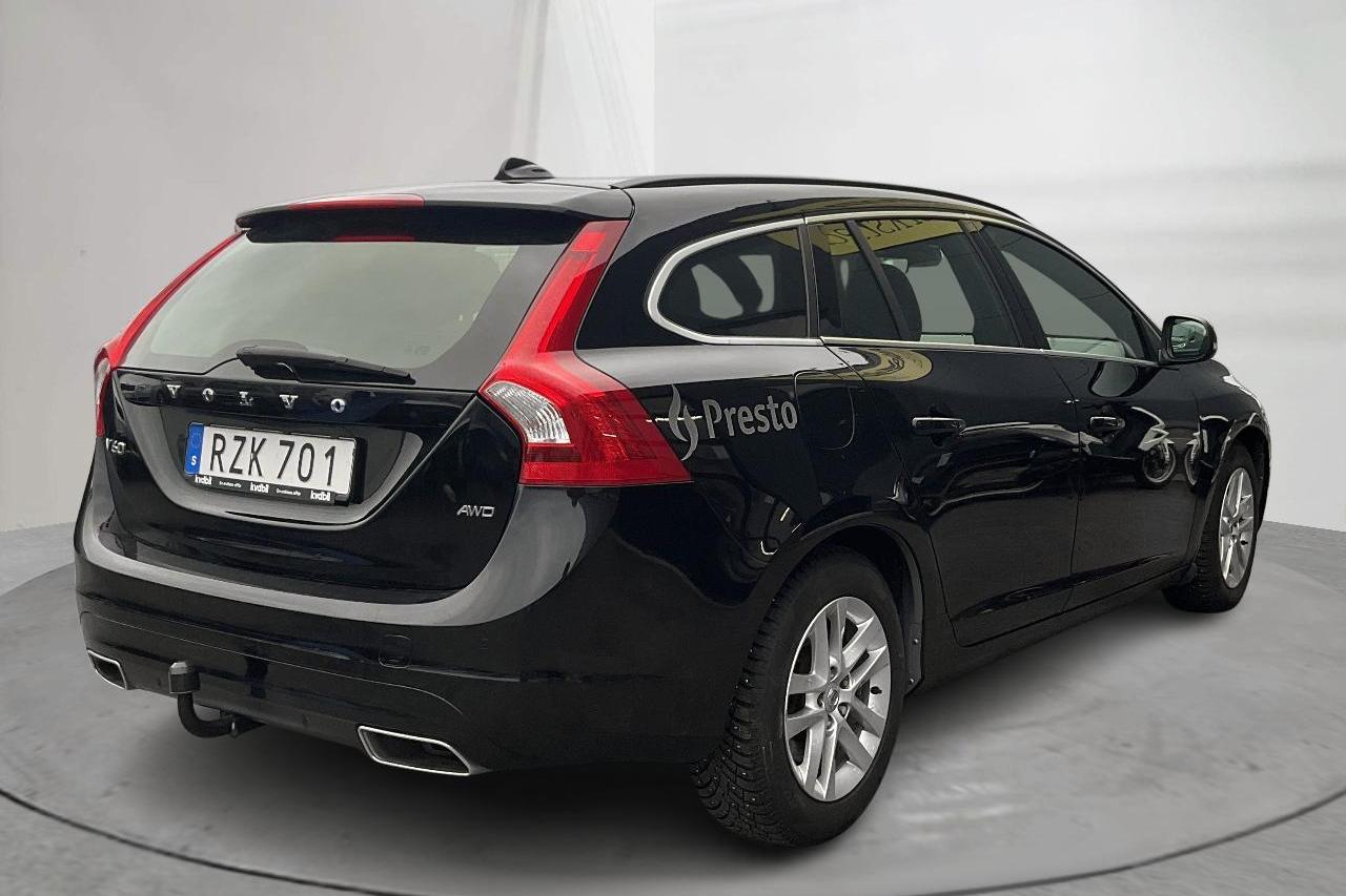 Volvo V60 D4 AWD (190hk) - 19 908 mil - Automat - svart - 2017