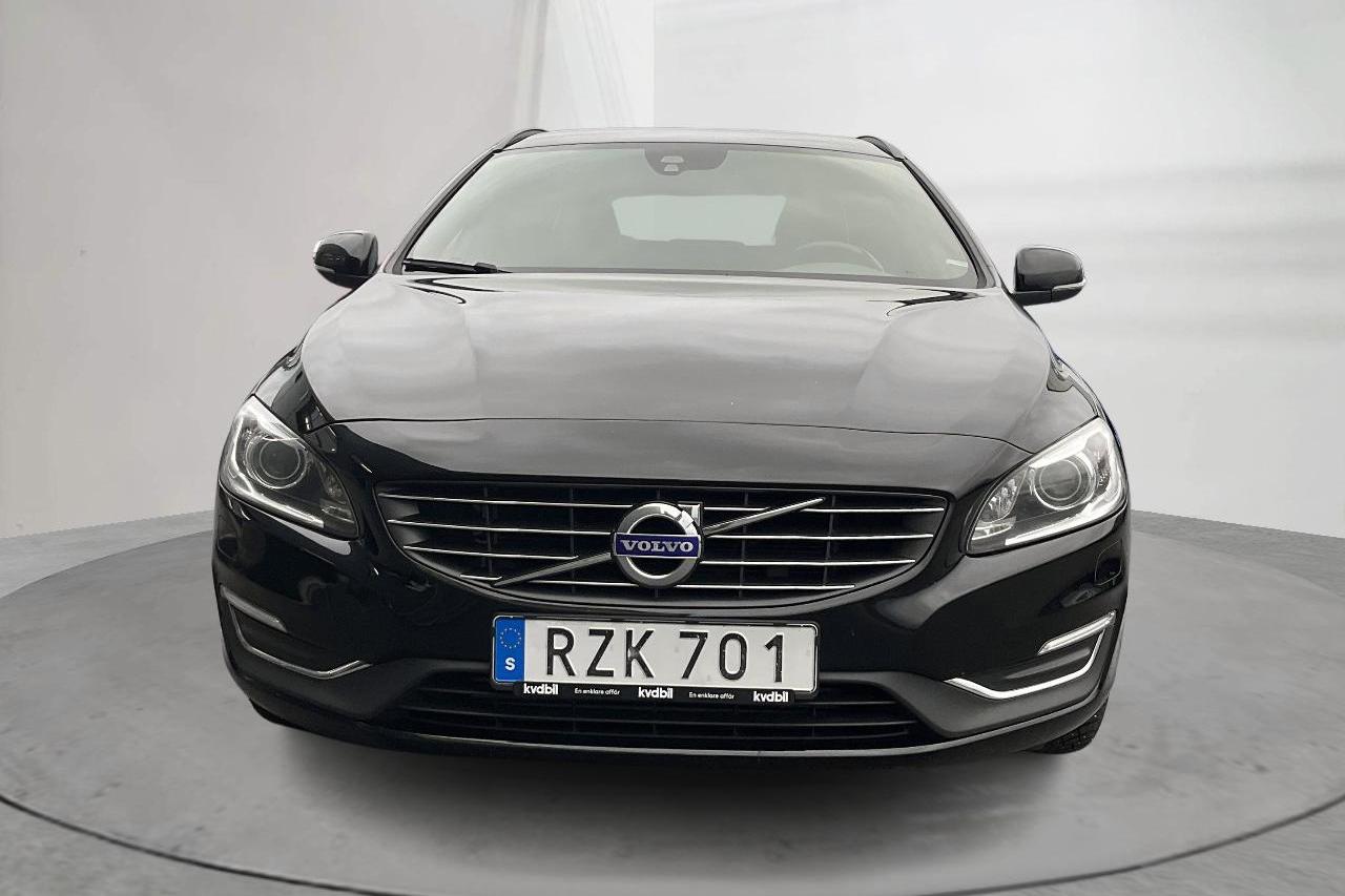 Volvo V60 D4 AWD (190hk) - 19 908 mil - Automat - svart - 2017