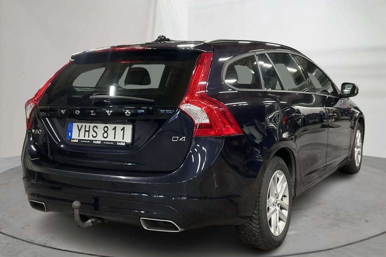 Volvo V60 D4 (190hk) - 12 374 mil - Automat - Dark Blue - 2017