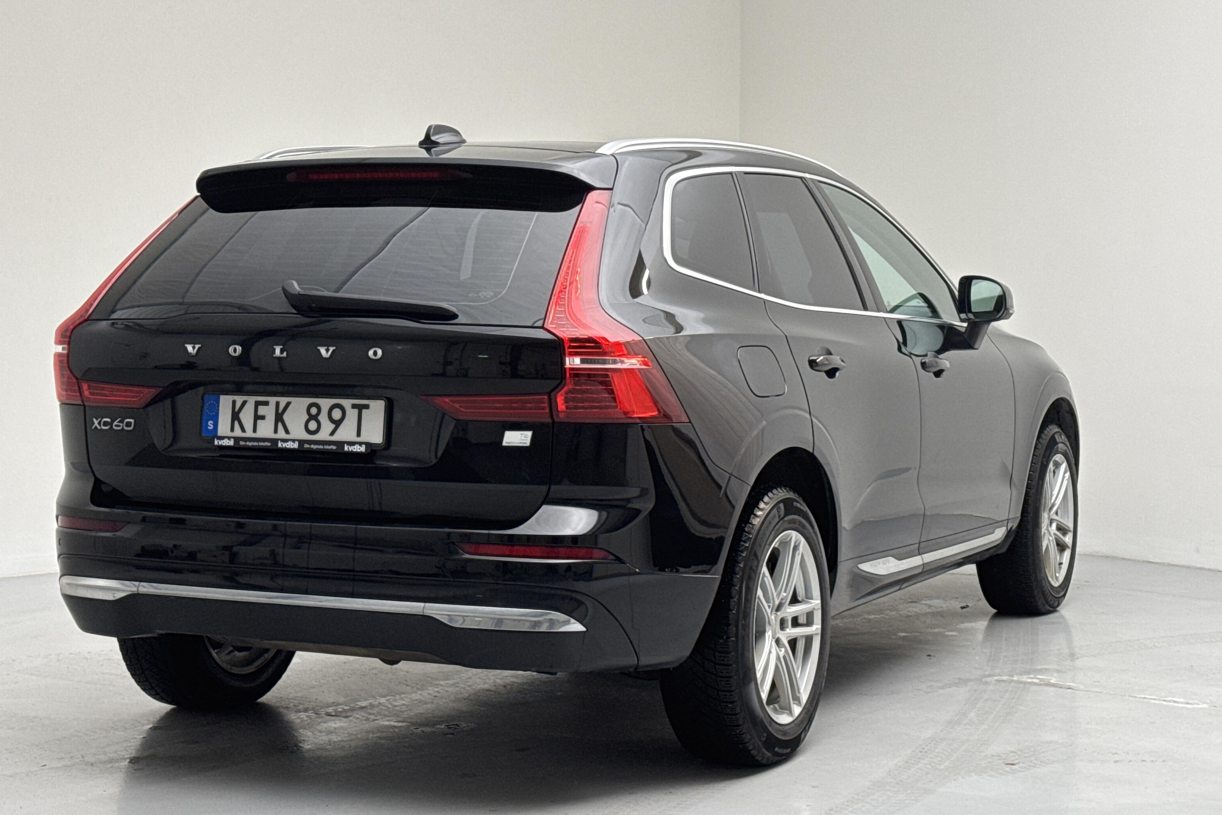 Volvo XC60 T6 AWD Recharge (350hk) - 121 600 km - Automaattinen - musta - 2022