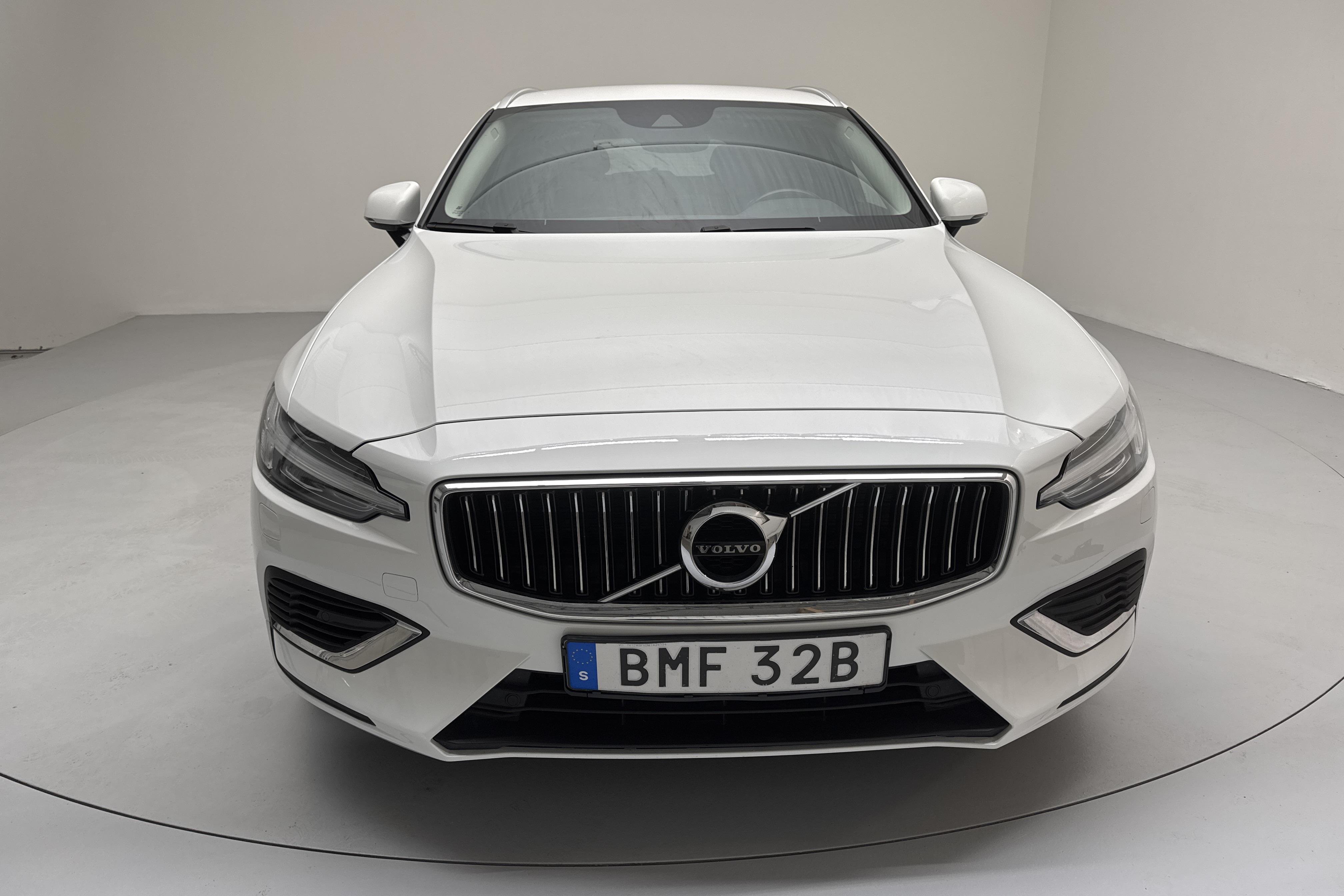 Volvo V60 T6 AWD Twin Engine (340hk) - 99 780 km - Automatic - white - 2021