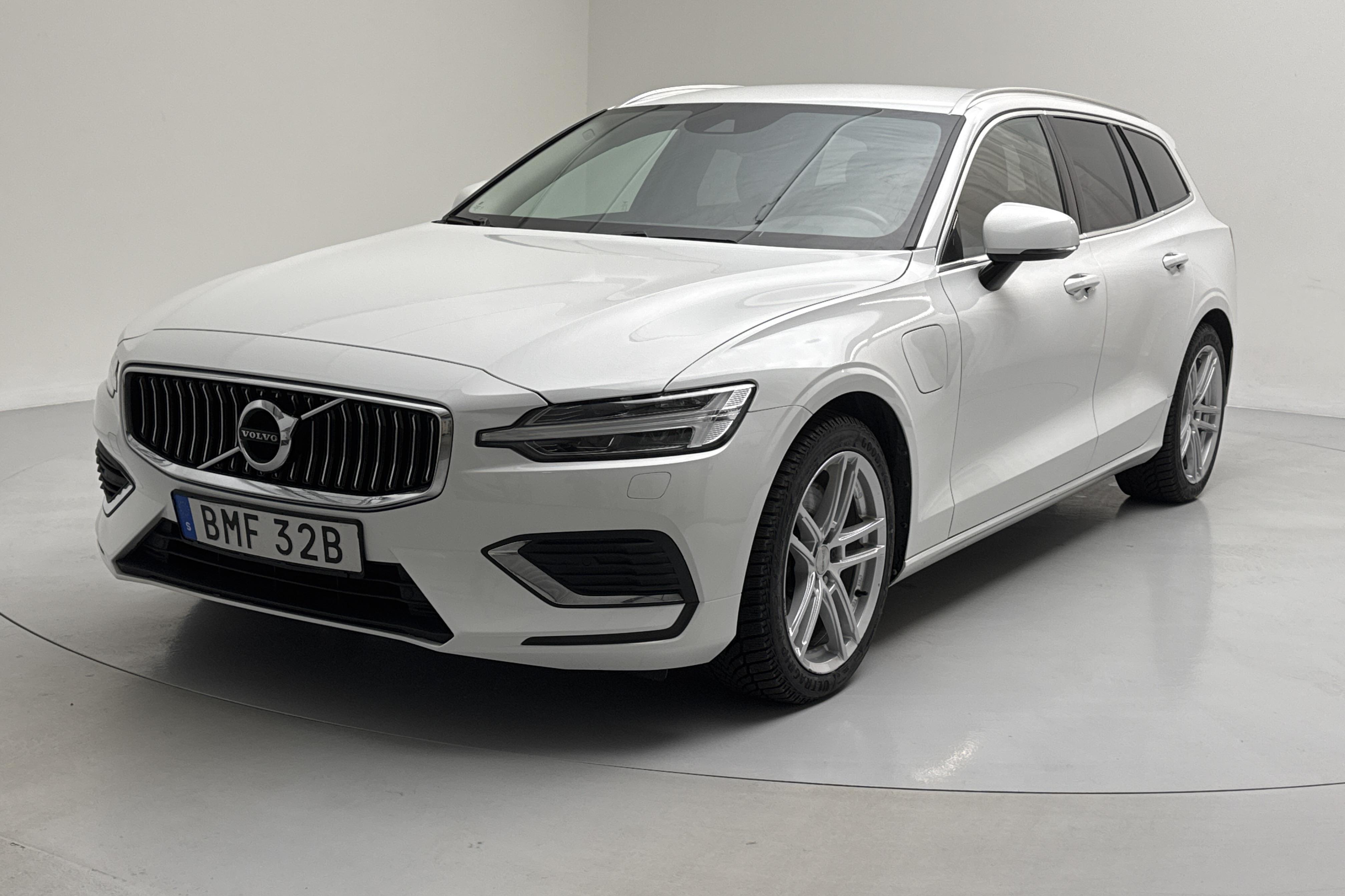 Volvo V60 T6 AWD Twin Engine (340hk) - 99 780 km - Automatic - white - 2021