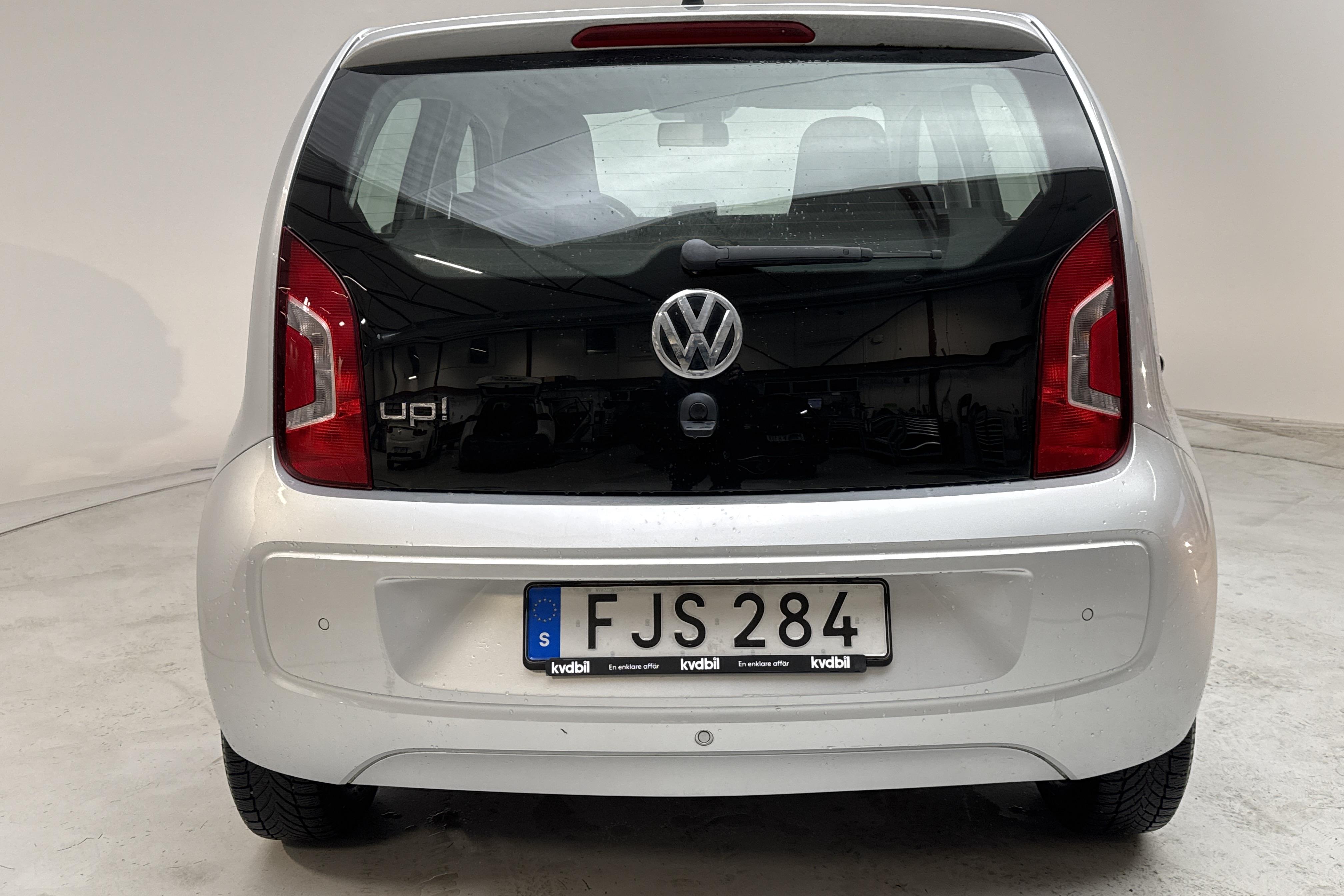 VW up! 1.0 5dr (75hk) - 87 650 km - Manualna - srebro - 2015