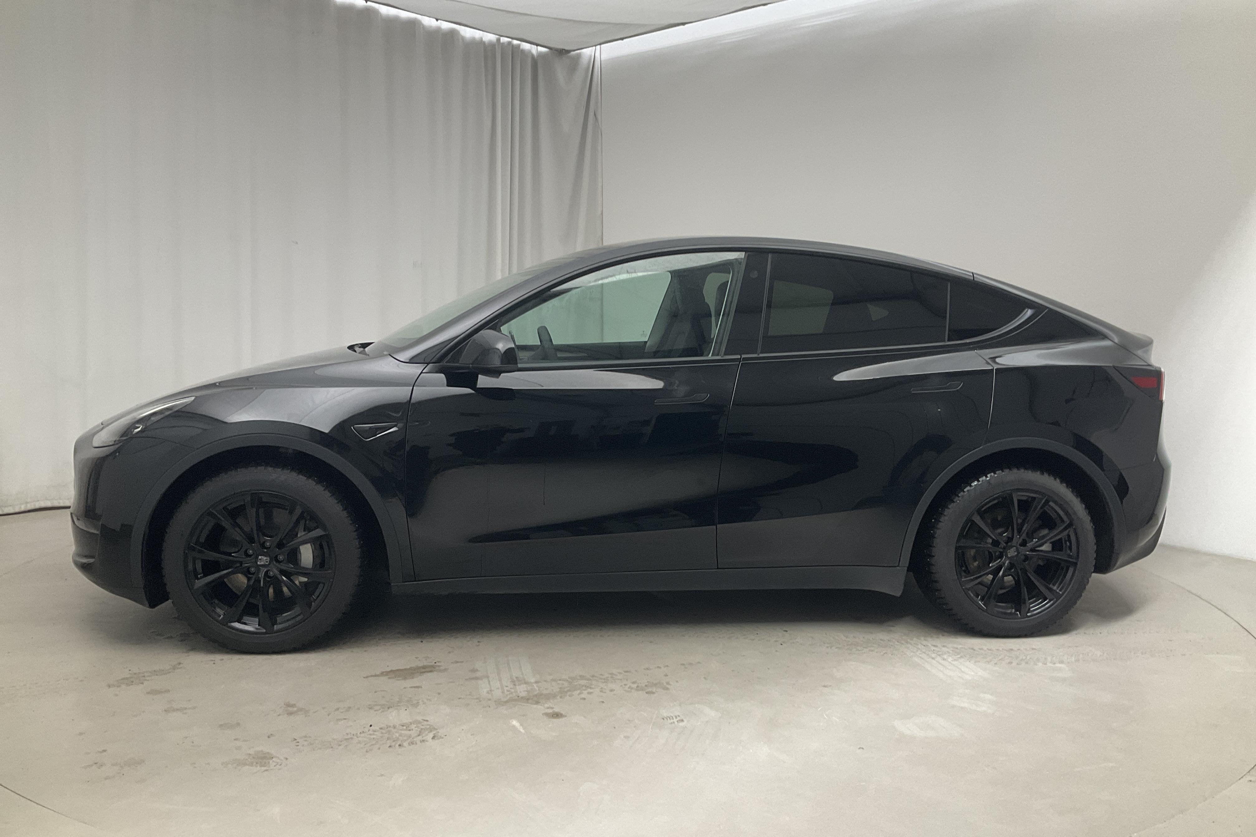 Tesla Model Y Long Range Dual Motor AWD - 3 543 mil - Automat - svart - 2023