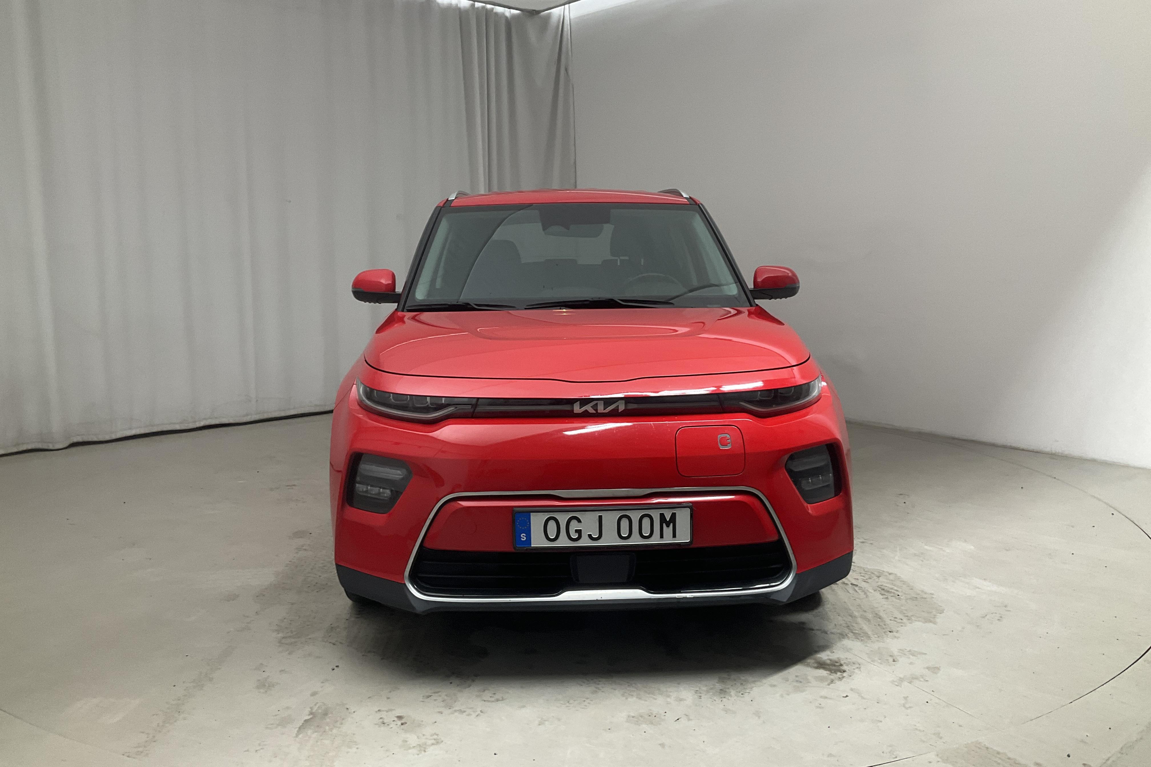 KIA e-Soul Long Range 64 kWh (204hk) - 6 831 mil - Automat - röd - 2023