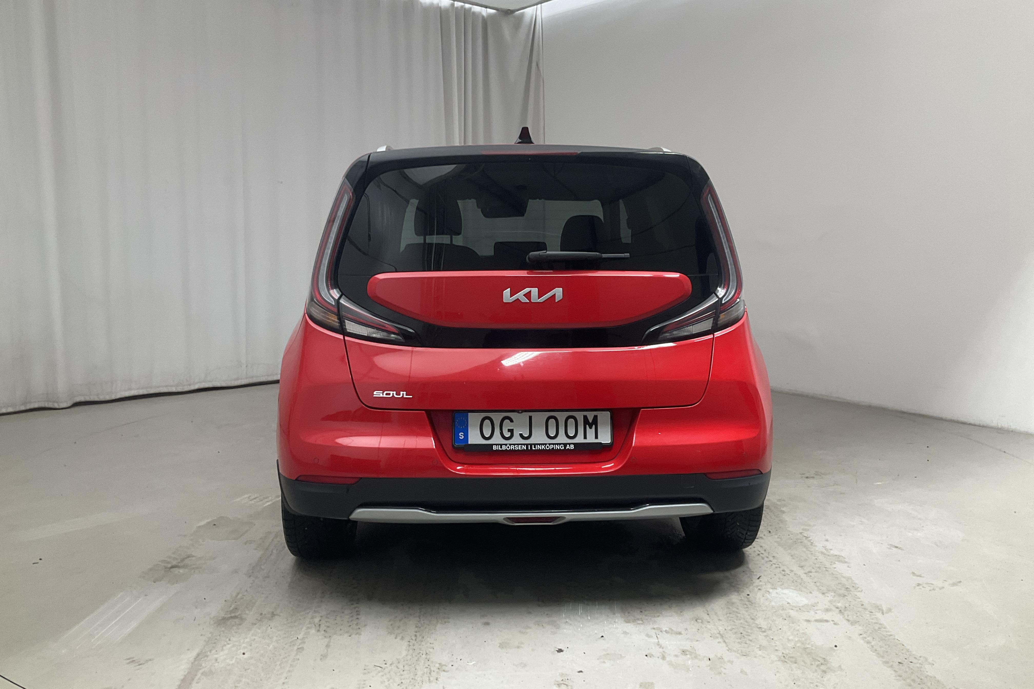 KIA e-Soul Long Range 64 kWh (204hk) - 6 831 mil - Automat - röd - 2023