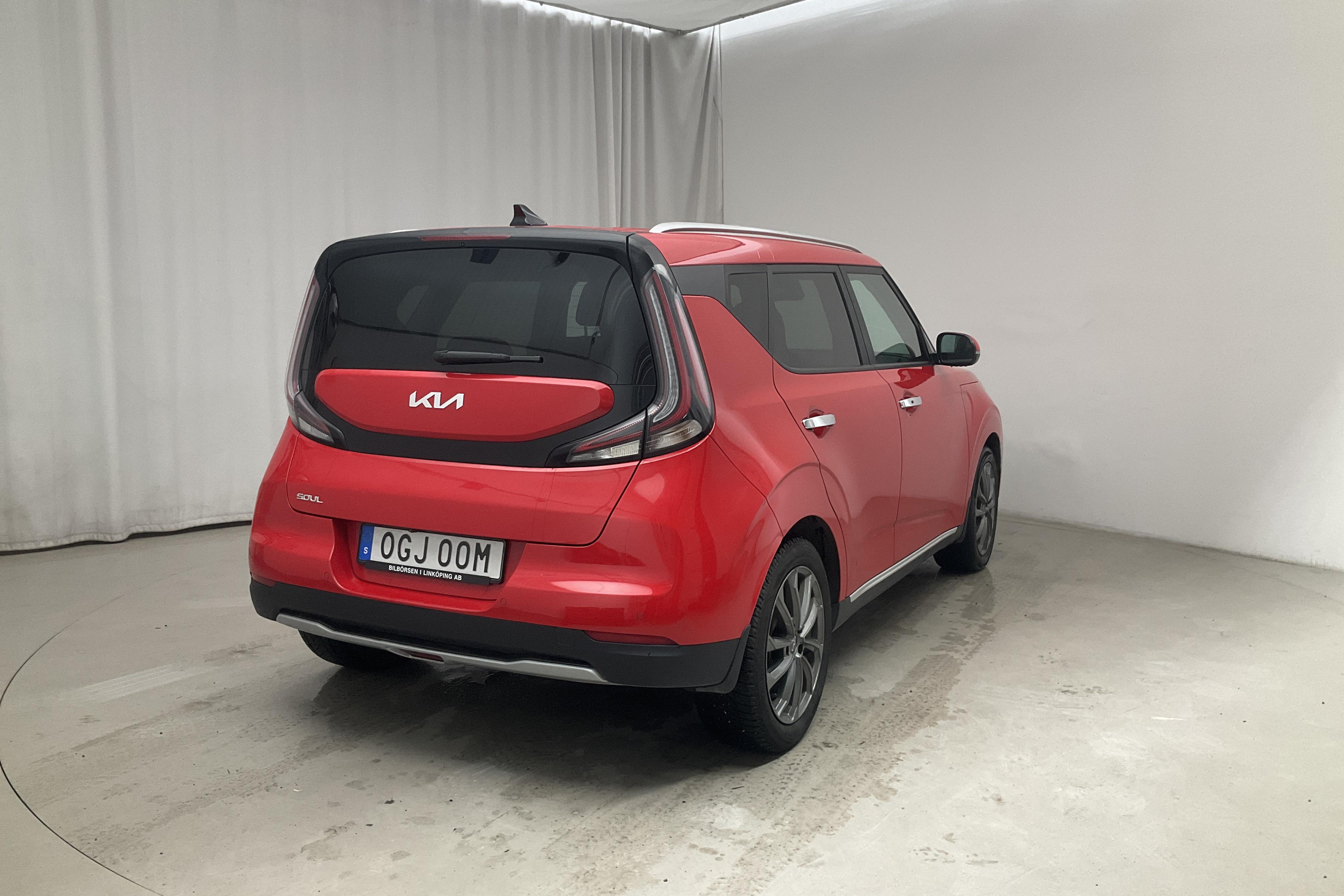 KIA e-Soul Long Range 64 kWh (204hk) - 6 831 mil - Automat - röd - 2023