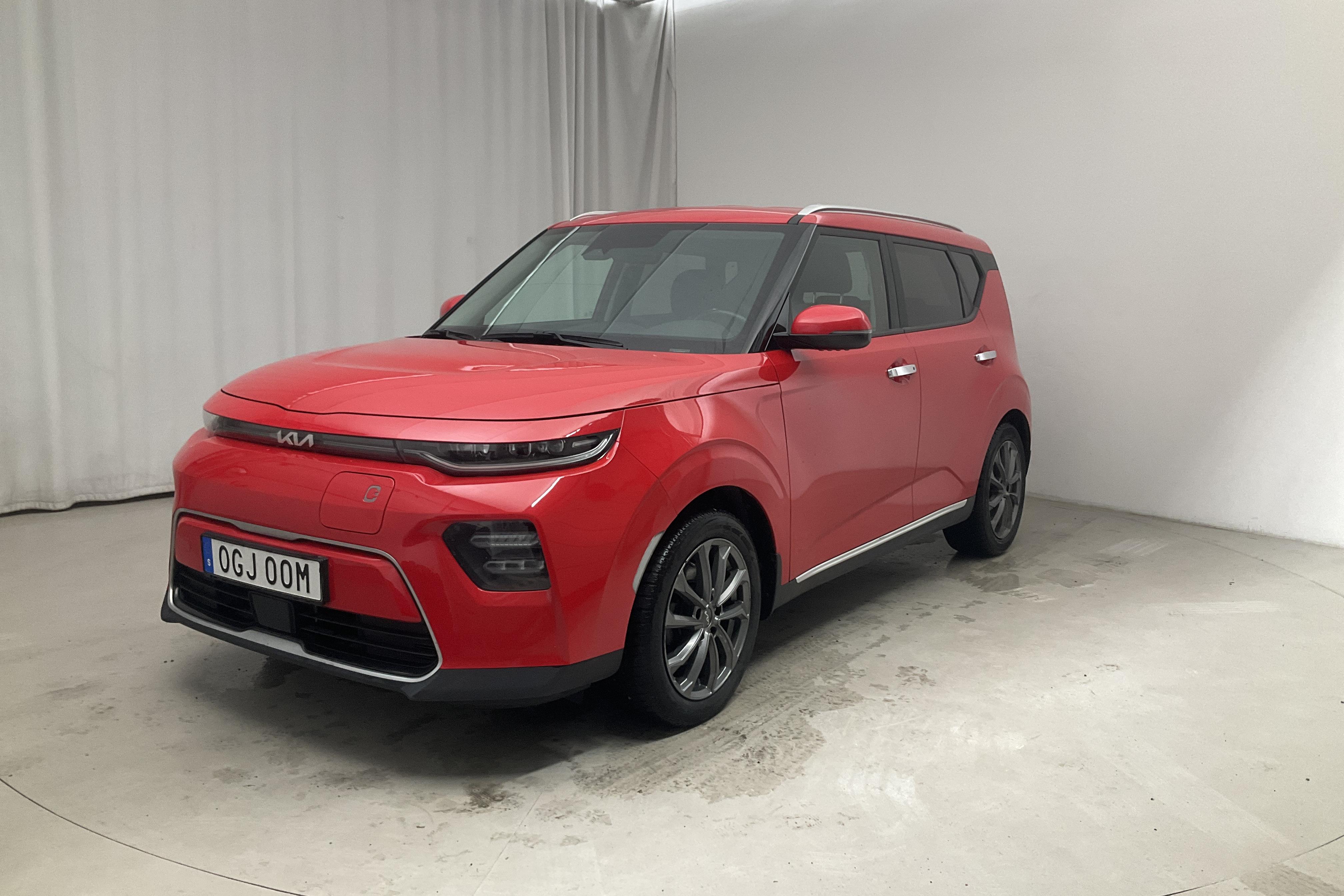 KIA e-Soul Long Range 64 kWh (204hk) - 6 831 mil - Automat - röd - 2023